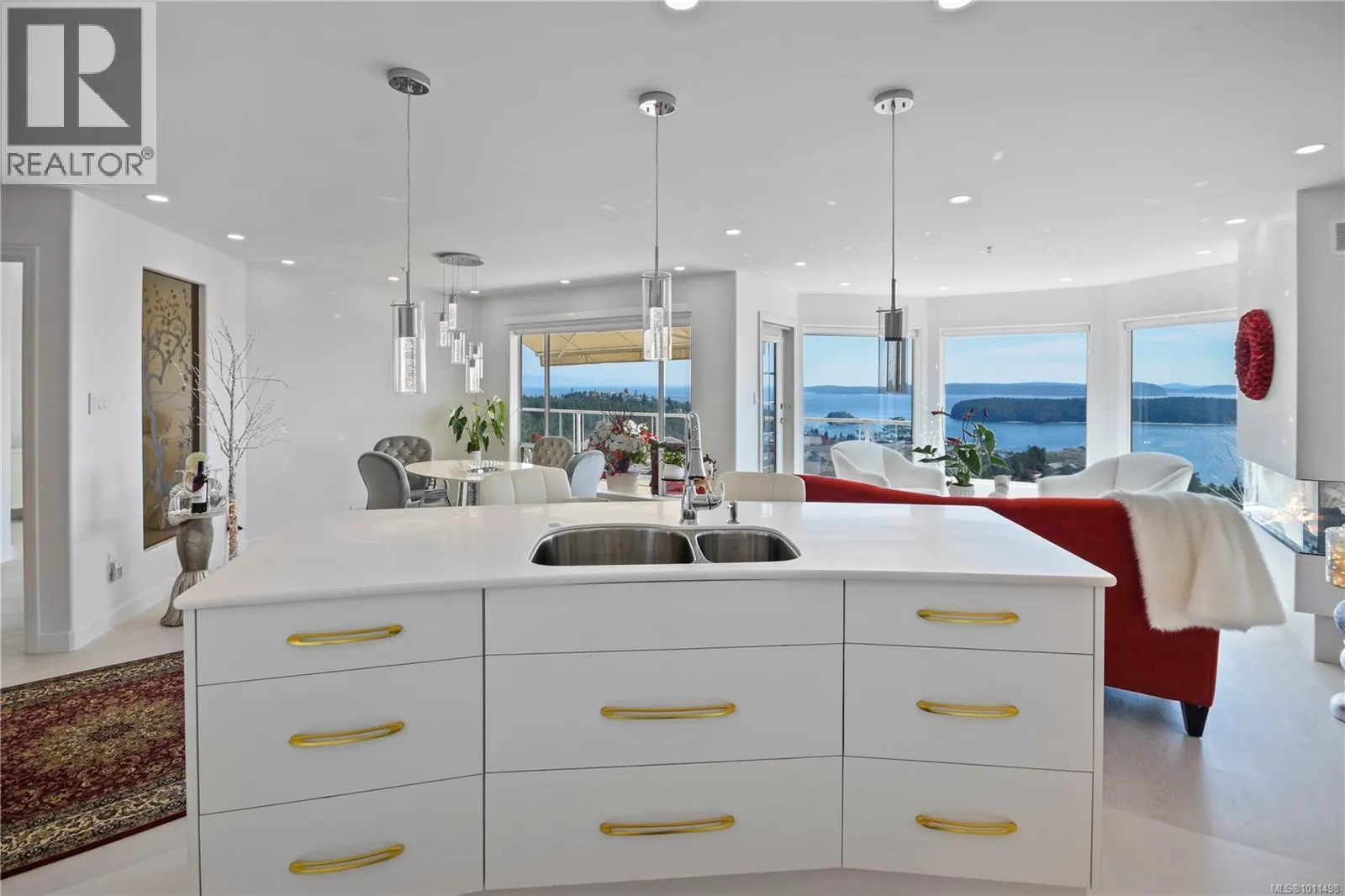 3359 Edgewood Dr