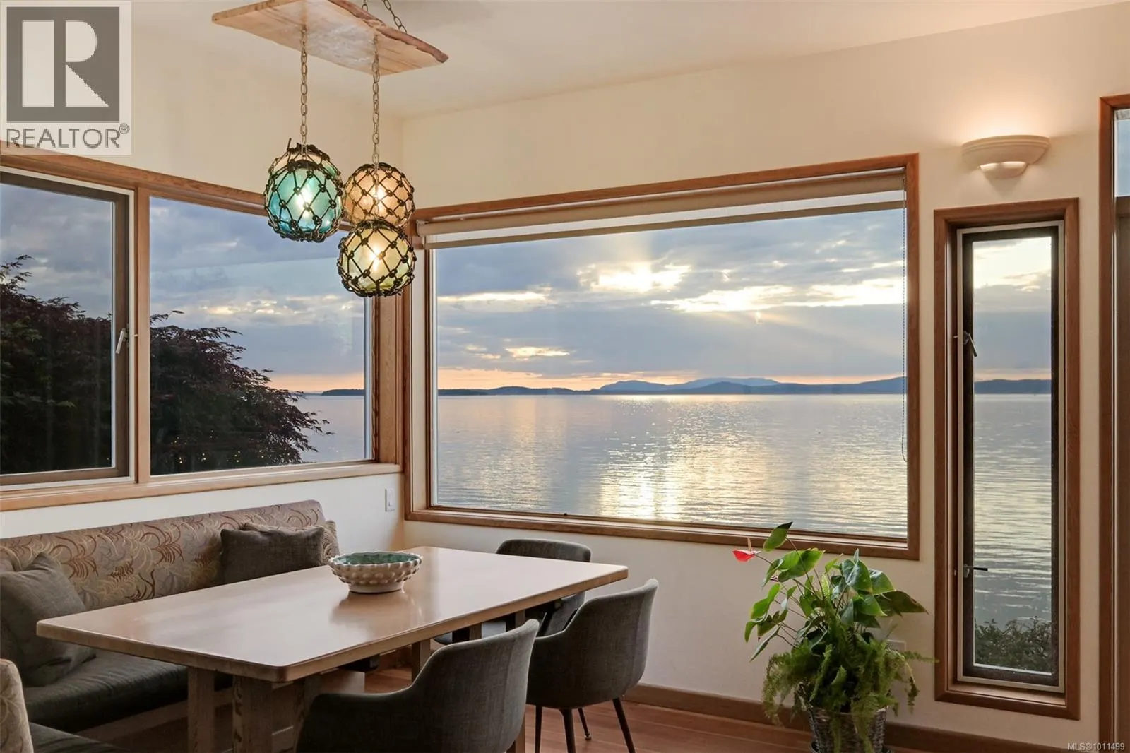 4971 Cordova Bay Rd