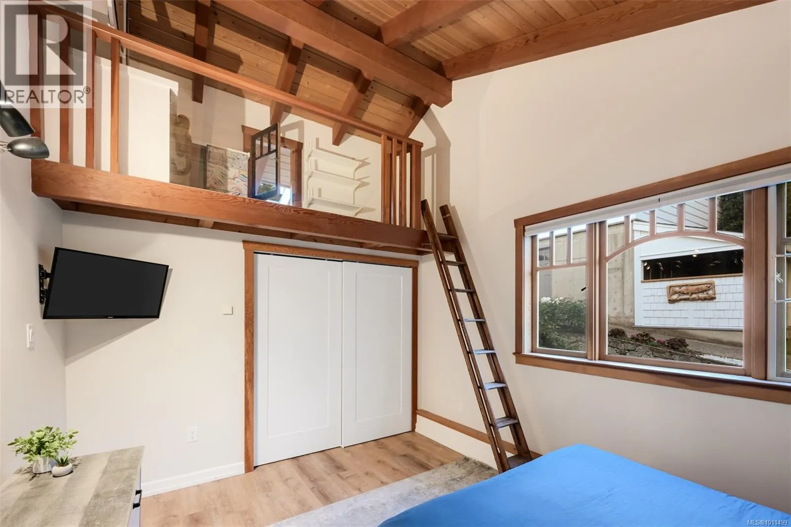 4971 Cordova Bay Rd