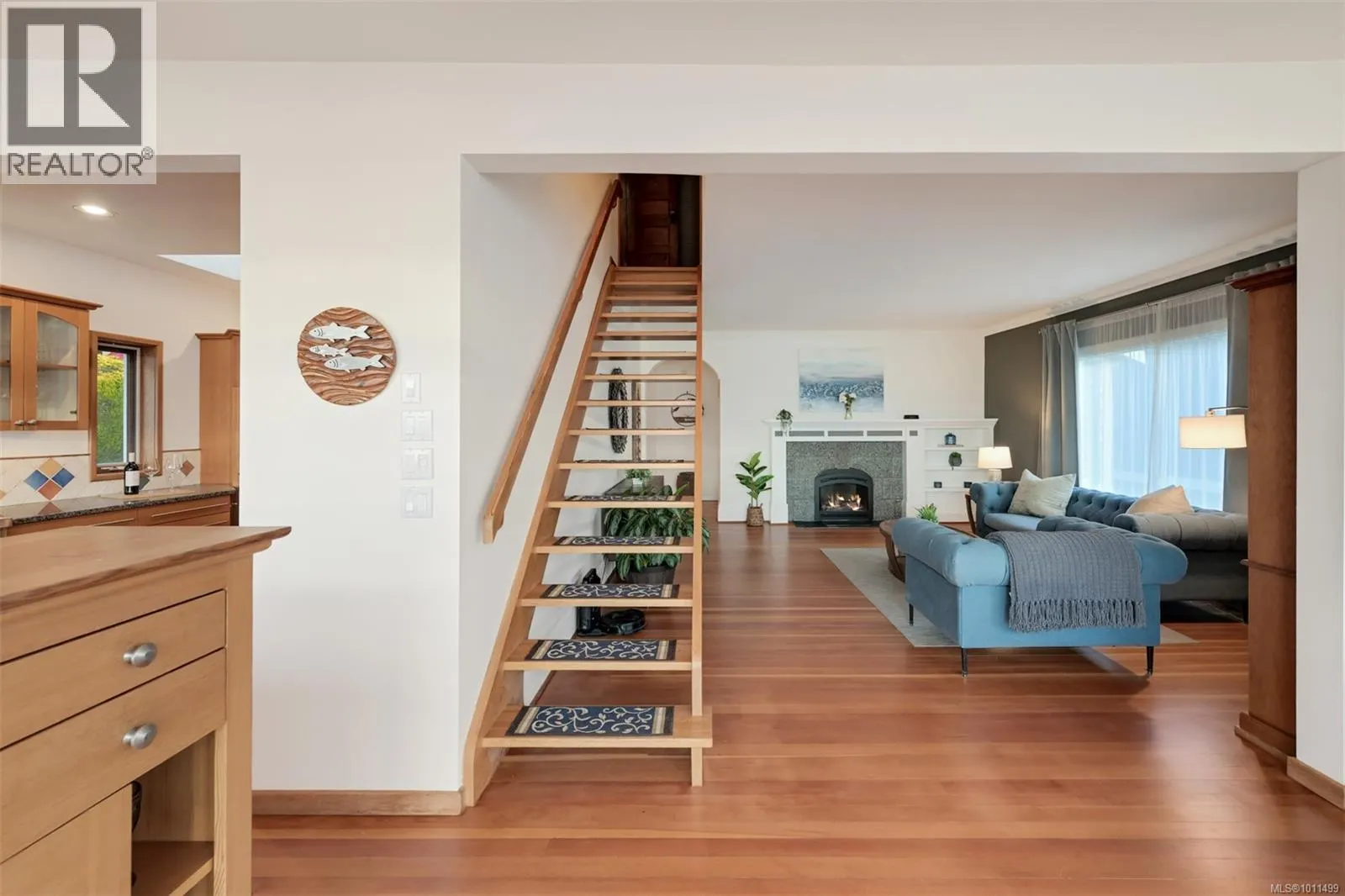 4971 Cordova Bay Rd