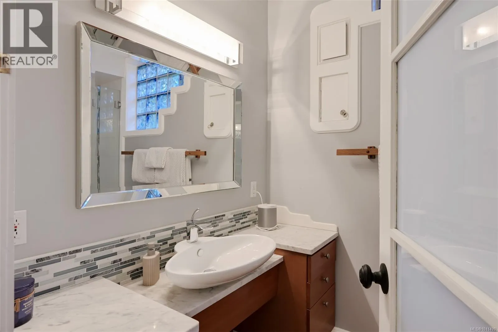 4971 Cordova Bay Rd