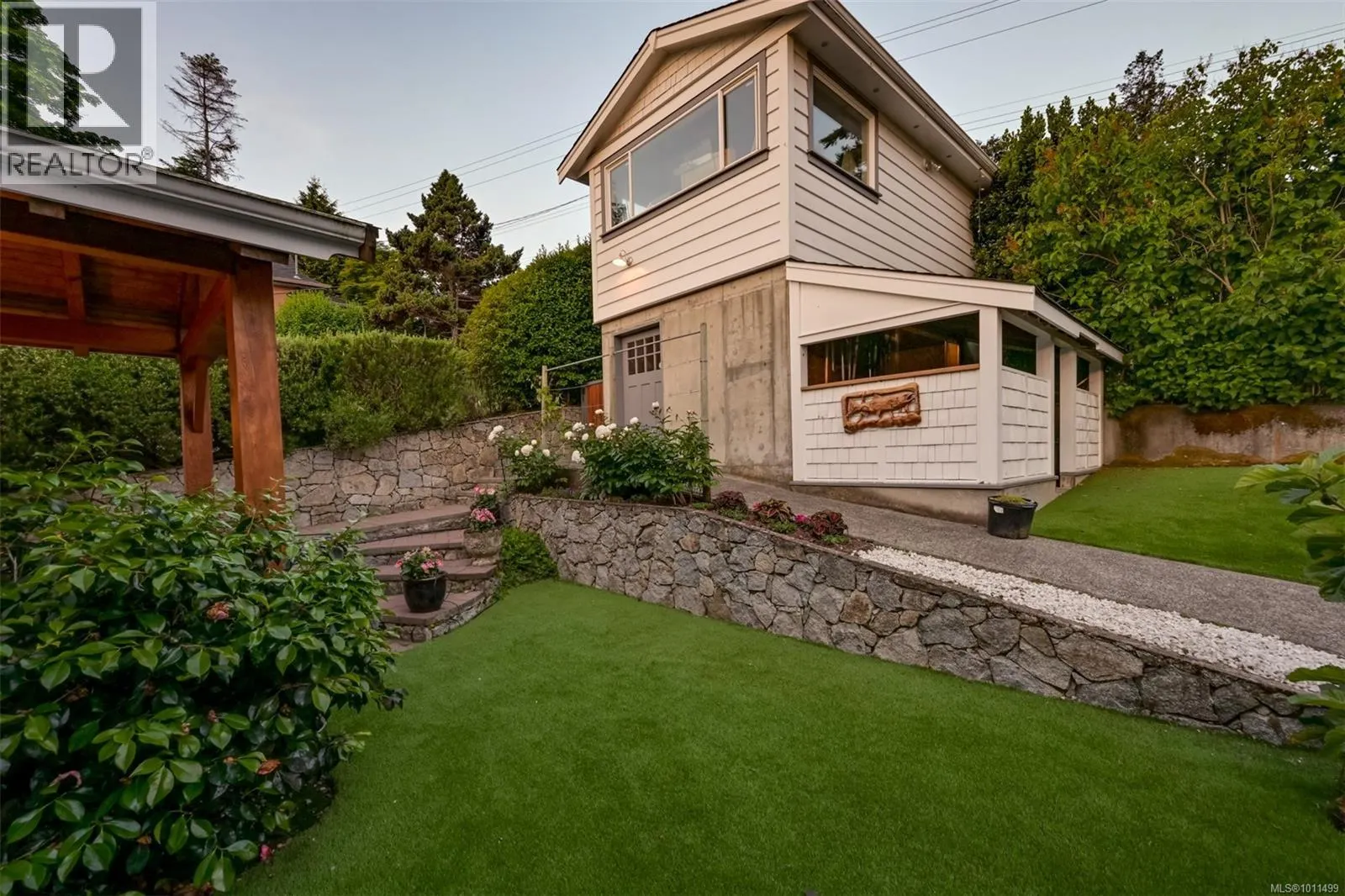4971 Cordova Bay Rd