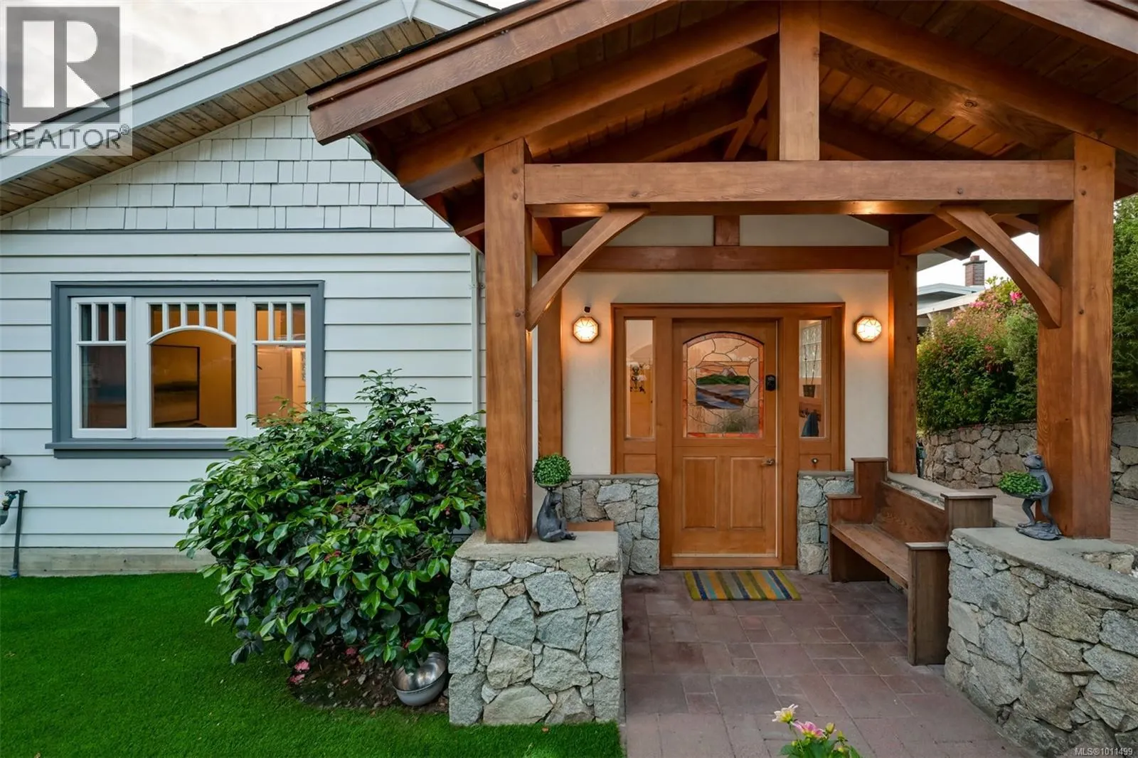 4971 Cordova Bay Rd