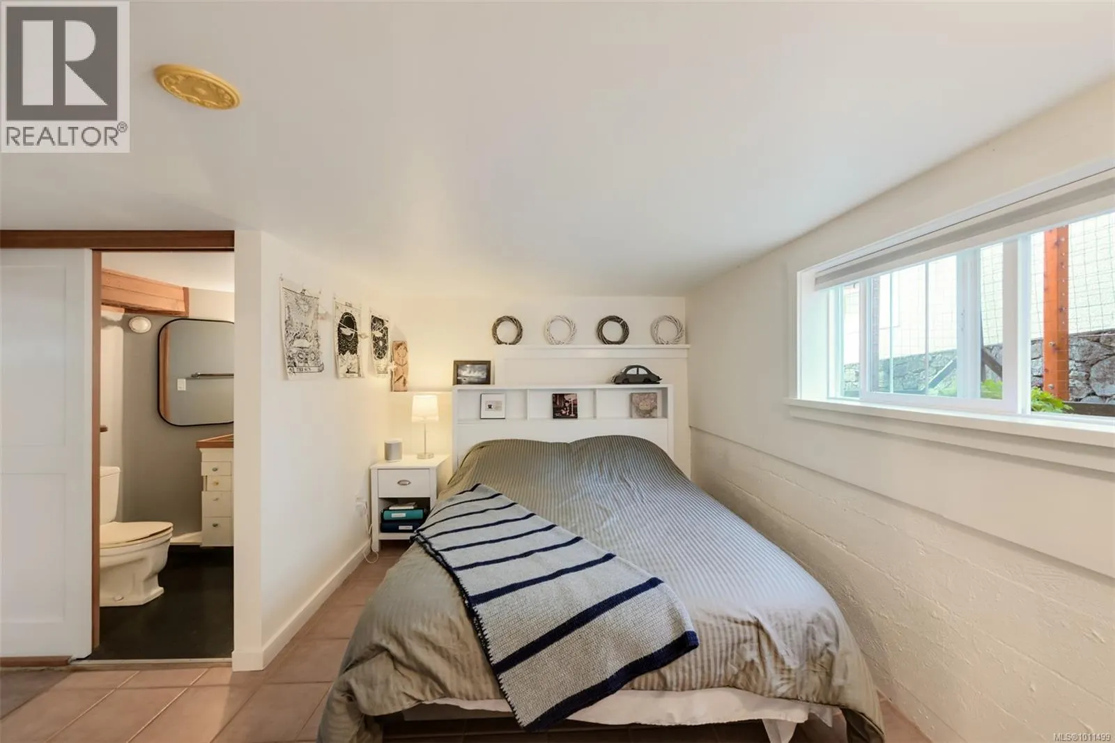 4971 Cordova Bay Rd