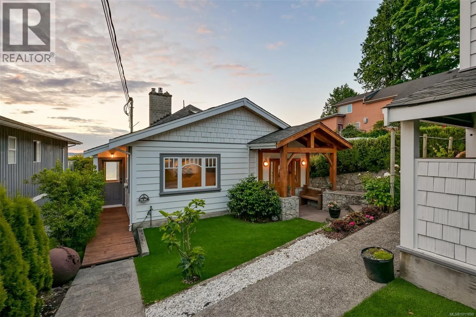 4971 Cordova Bay Rd