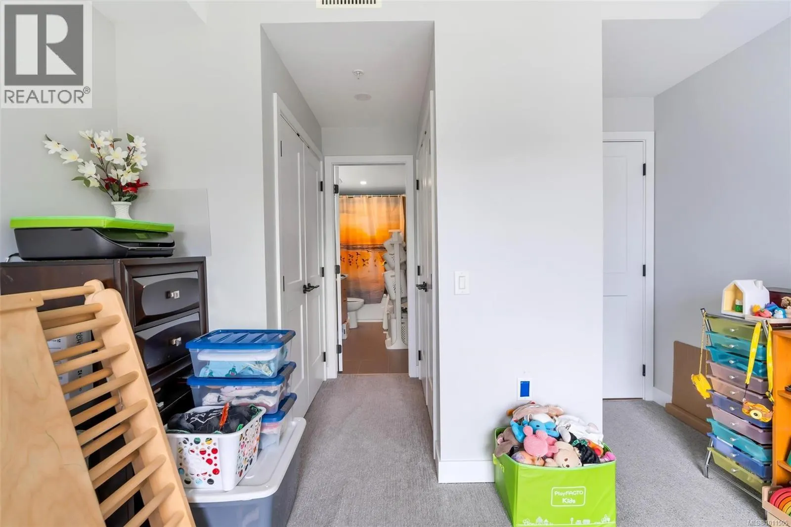 301 950 Whirlaway Cres