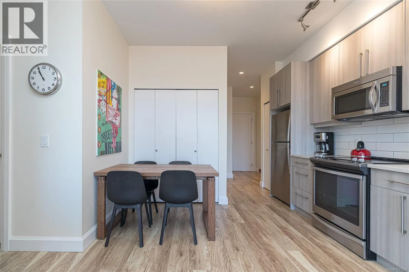 316 595 Pandora Ave
