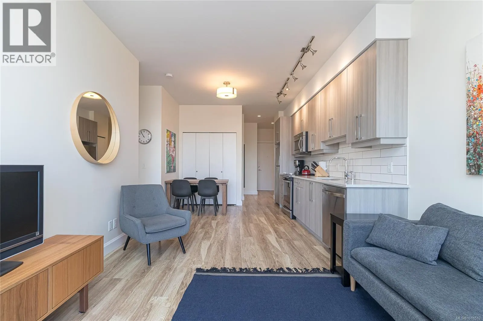 316 595 Pandora Ave