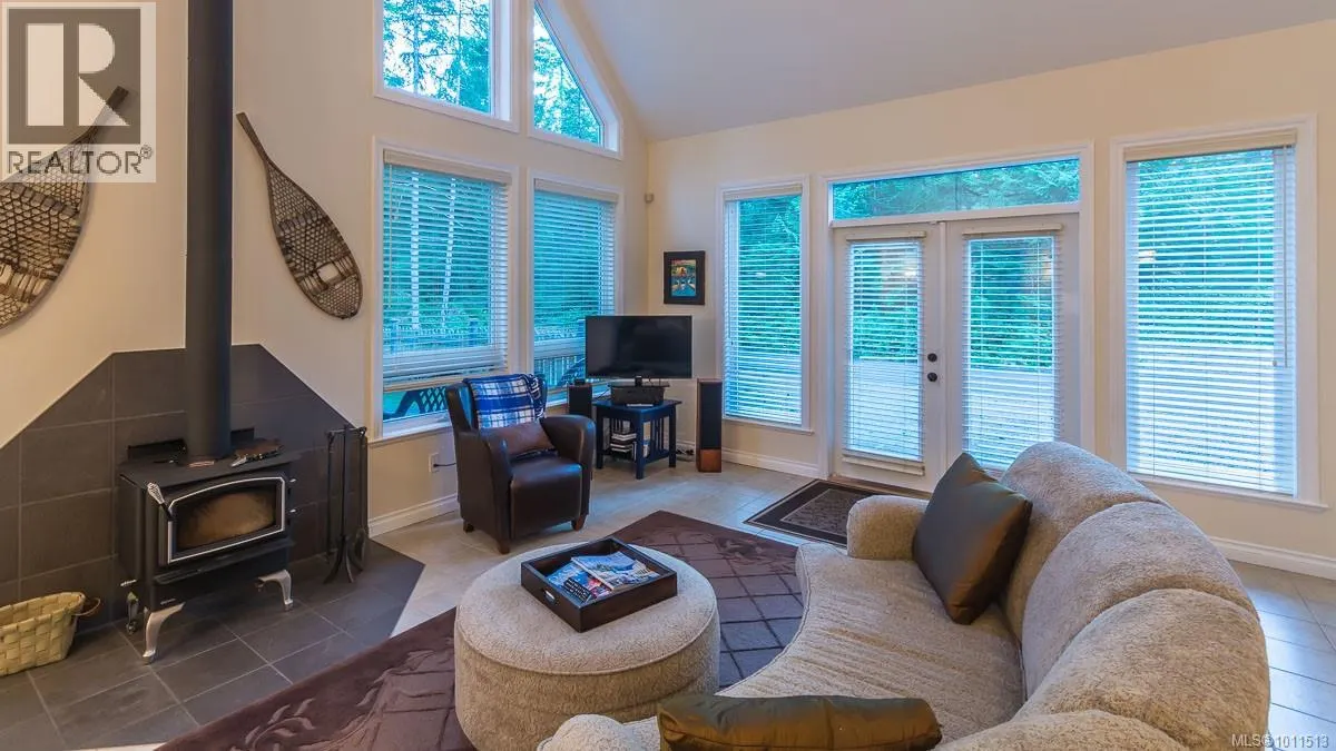 1895 Widgeon Rd