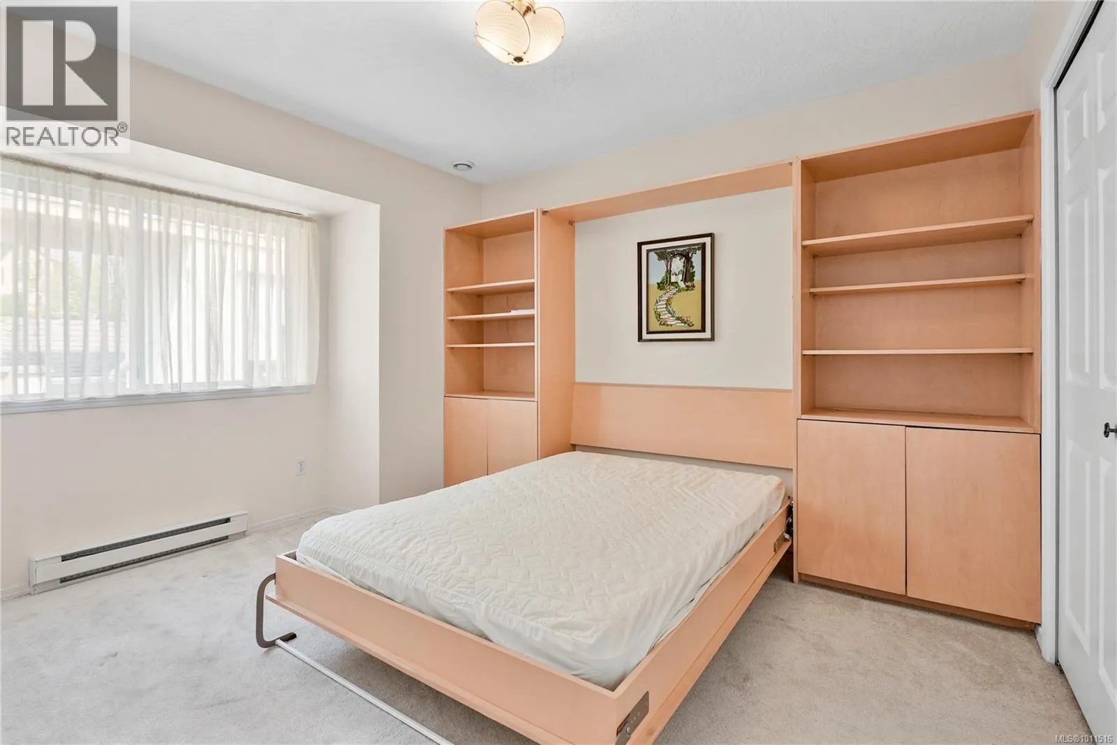 8 895 Royal Oak Ave