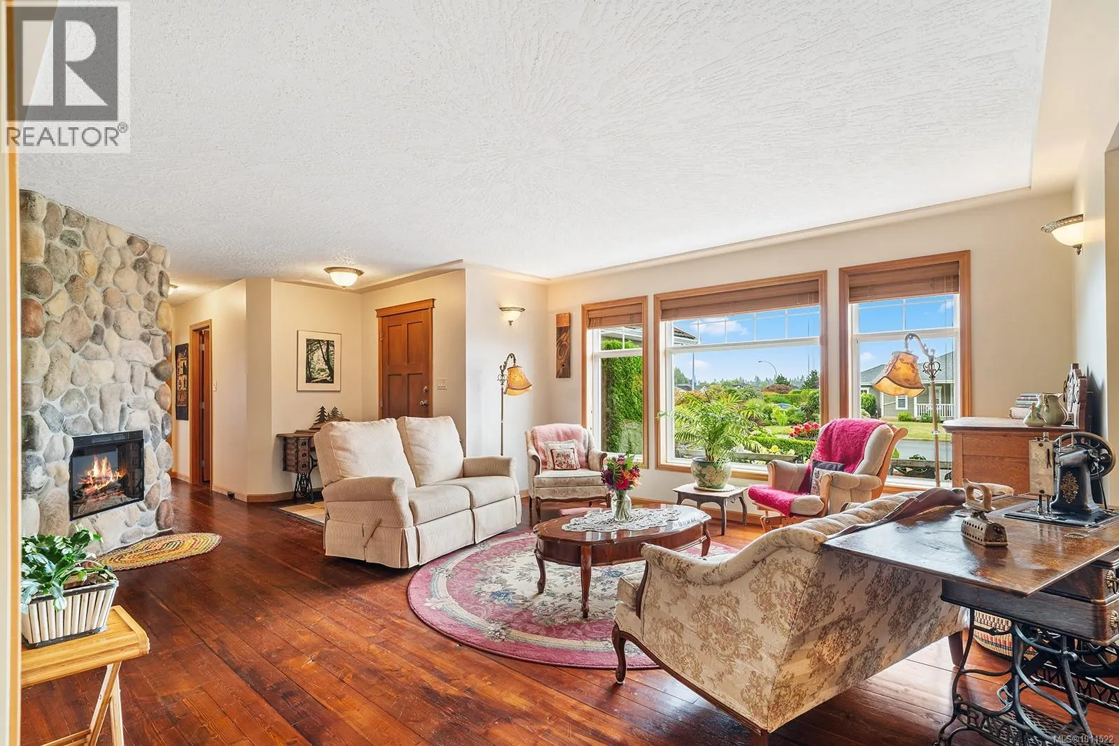1064 Miraloma Dr