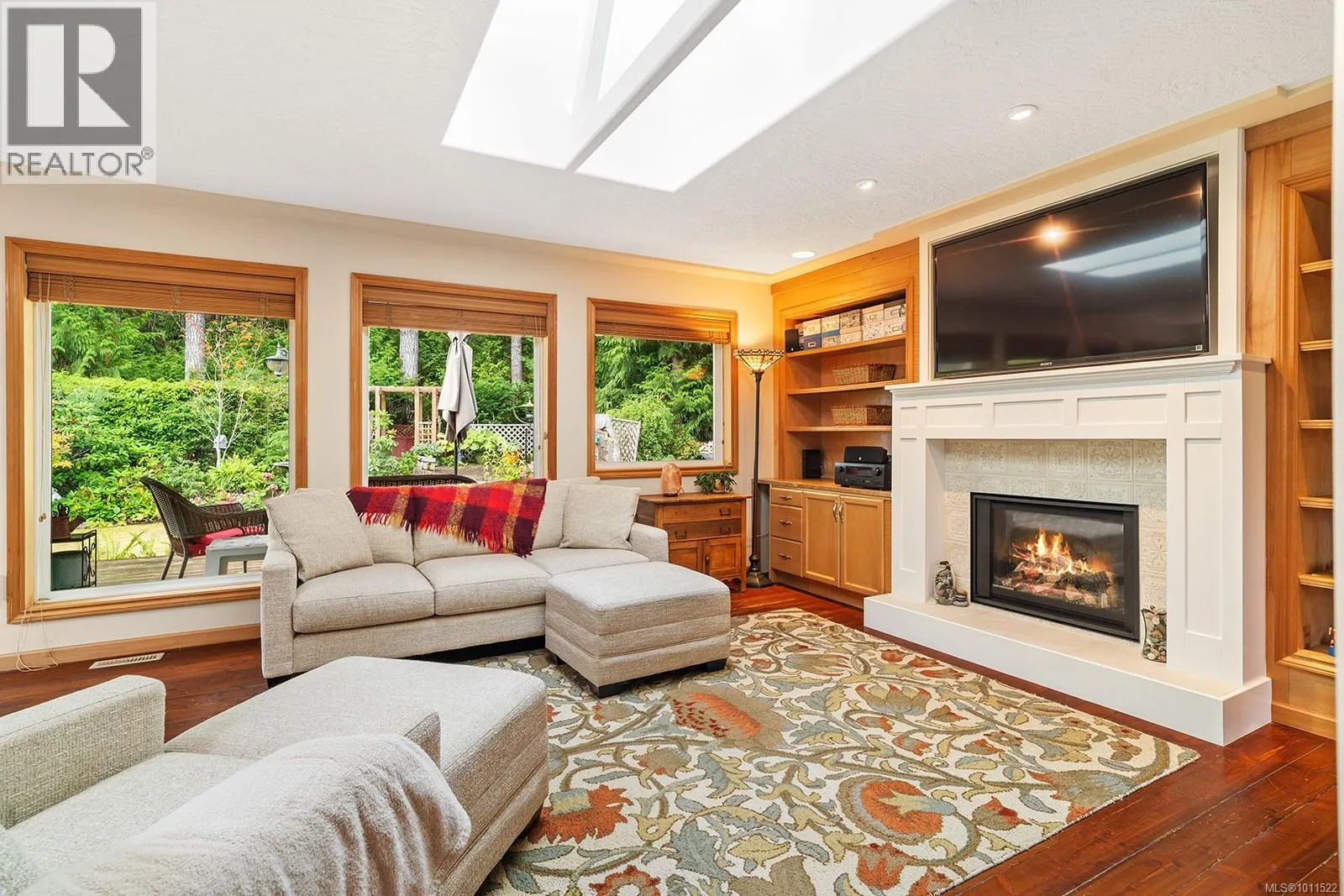 1064 Miraloma Dr