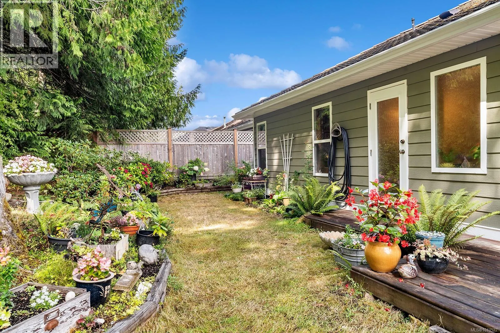 1064 Miraloma Dr