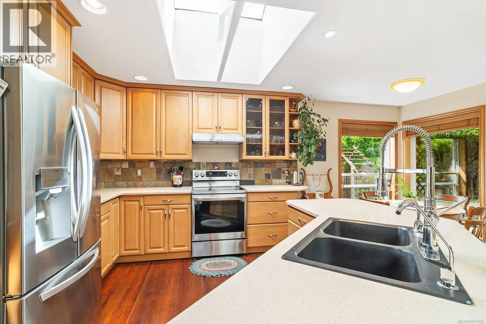 1064 Miraloma Dr