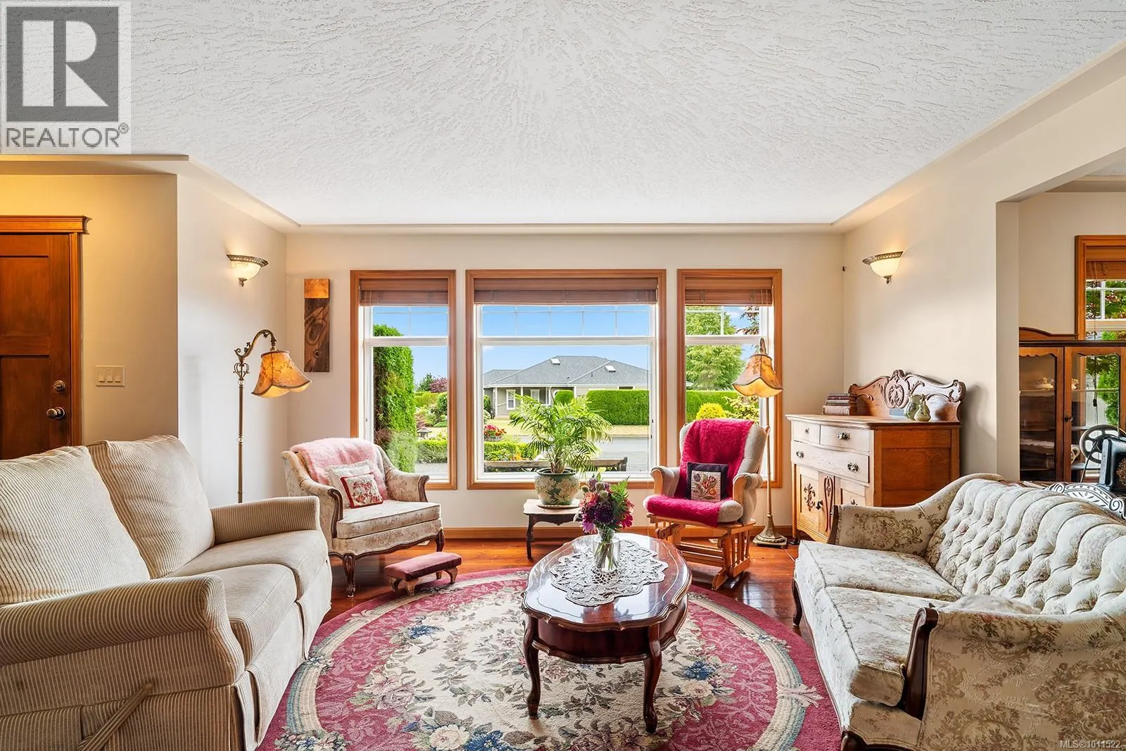 1064 Miraloma Dr