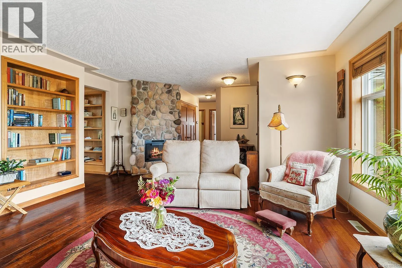 1064 Miraloma Dr