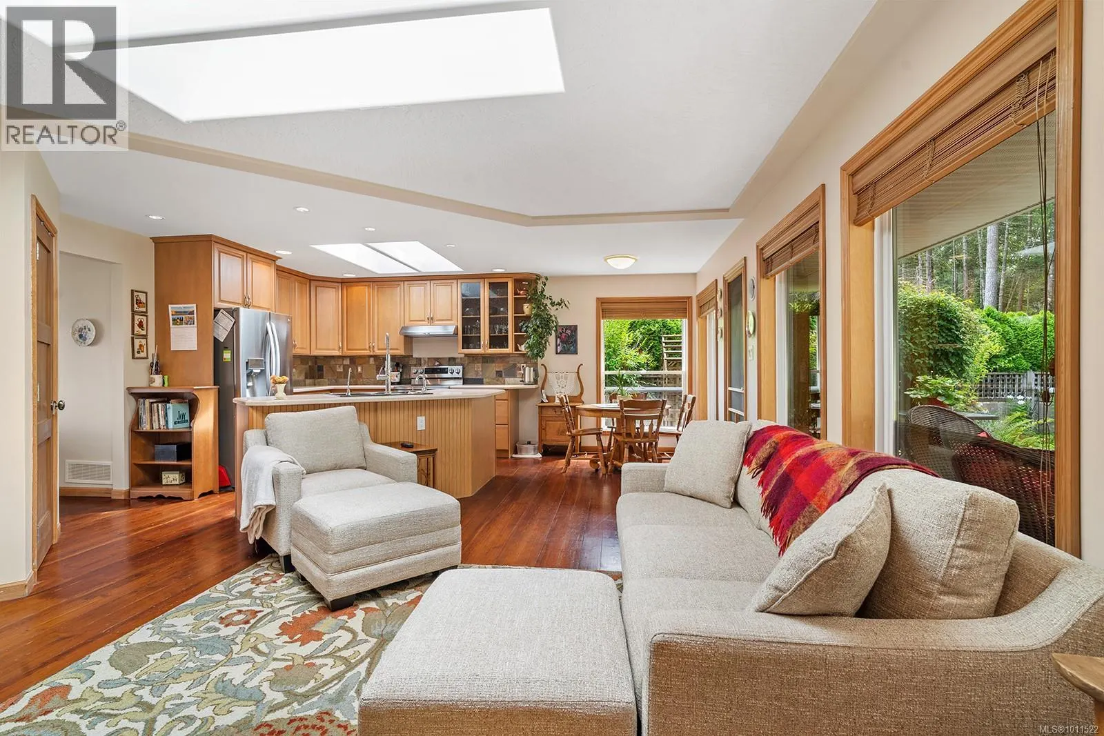 1064 Miraloma Dr