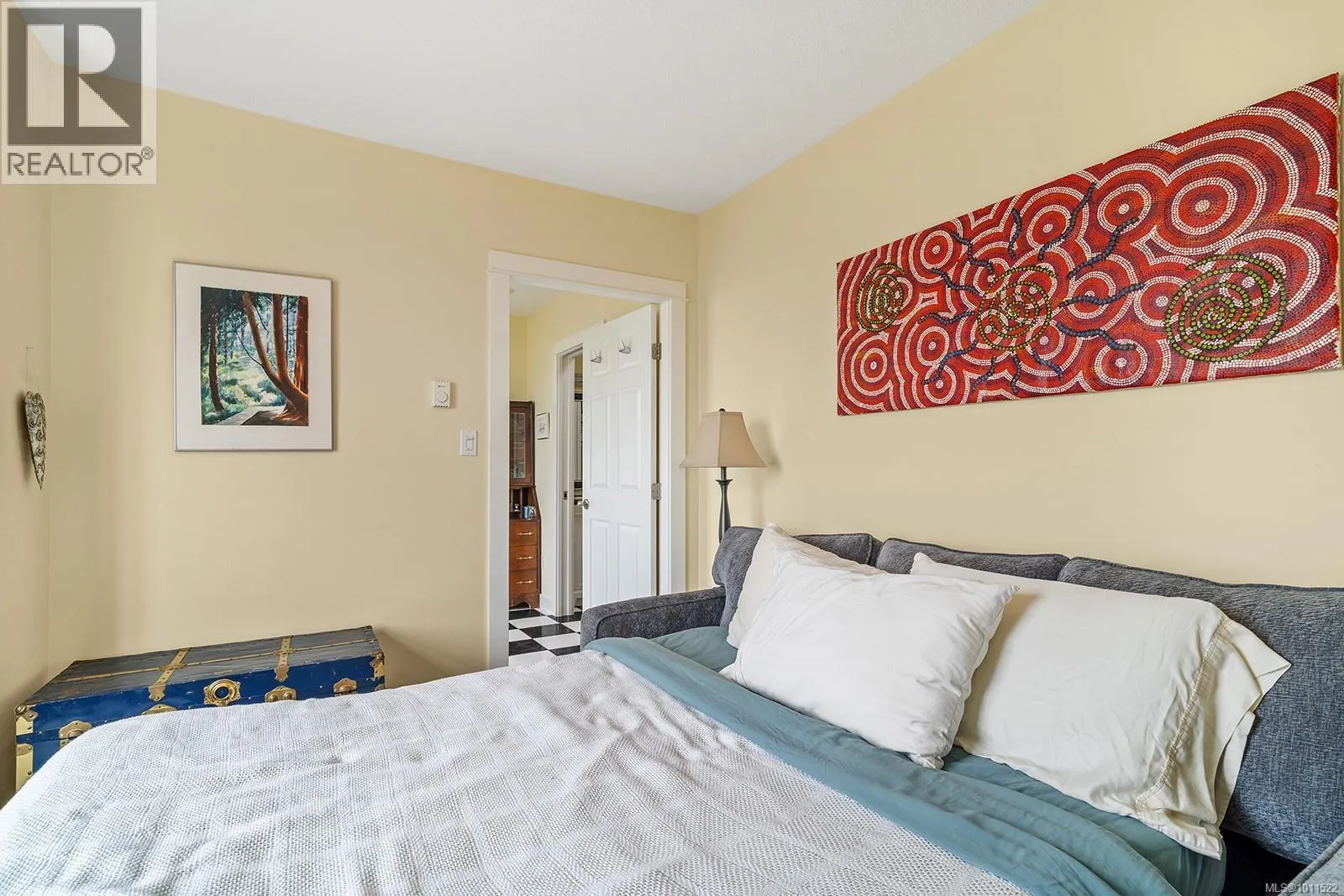 1064 Miraloma Dr