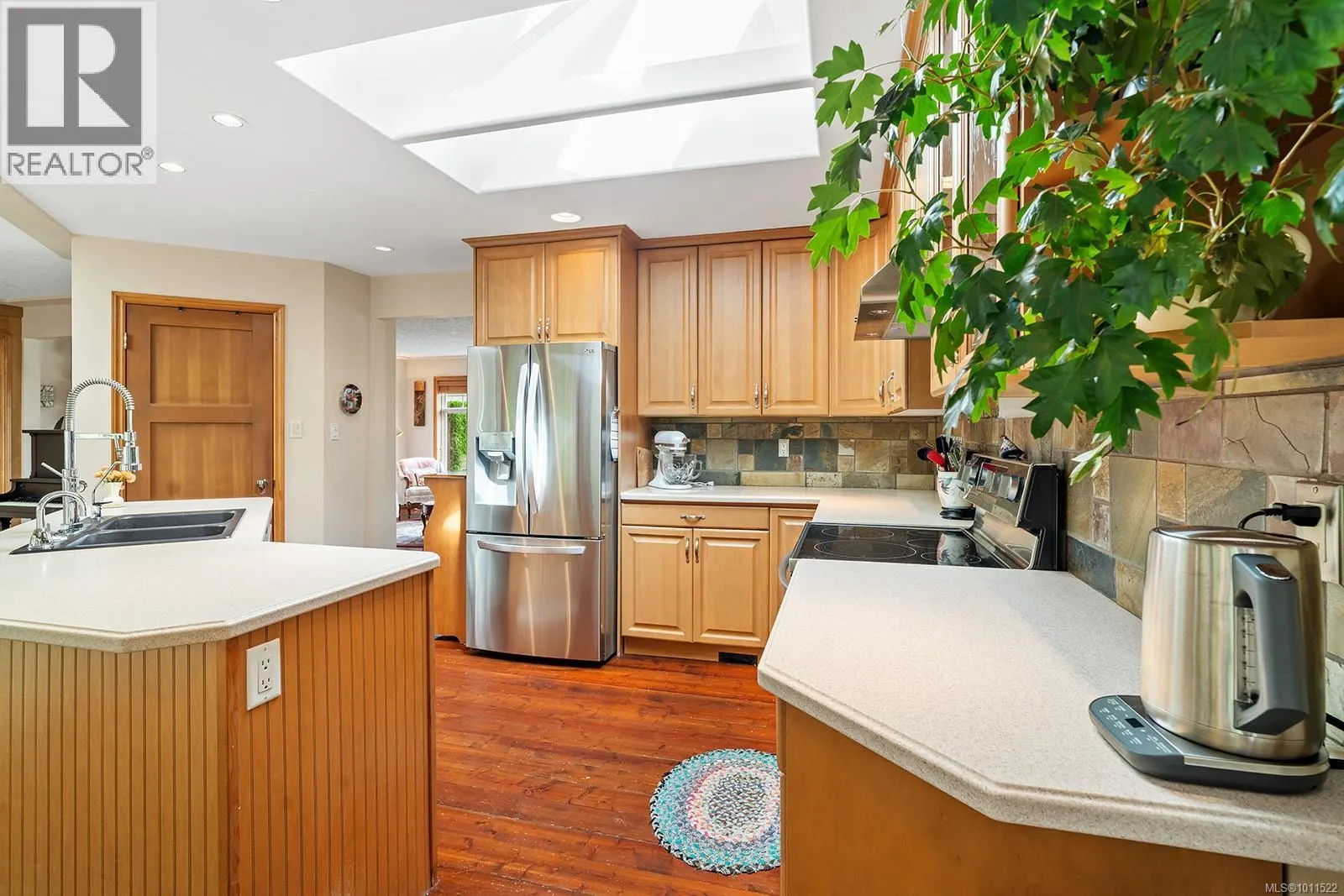 1064 Miraloma Dr