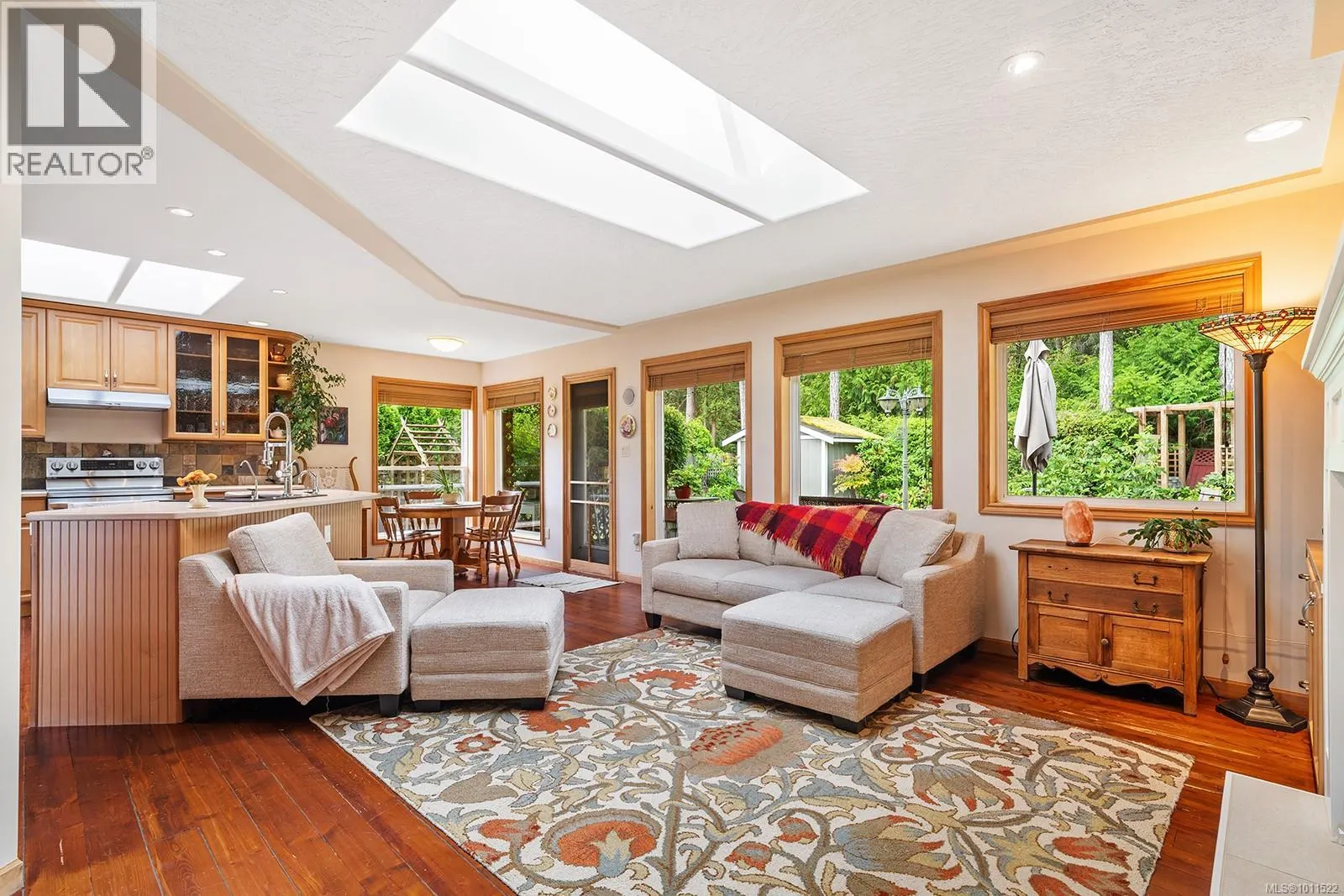 1064 Miraloma Dr