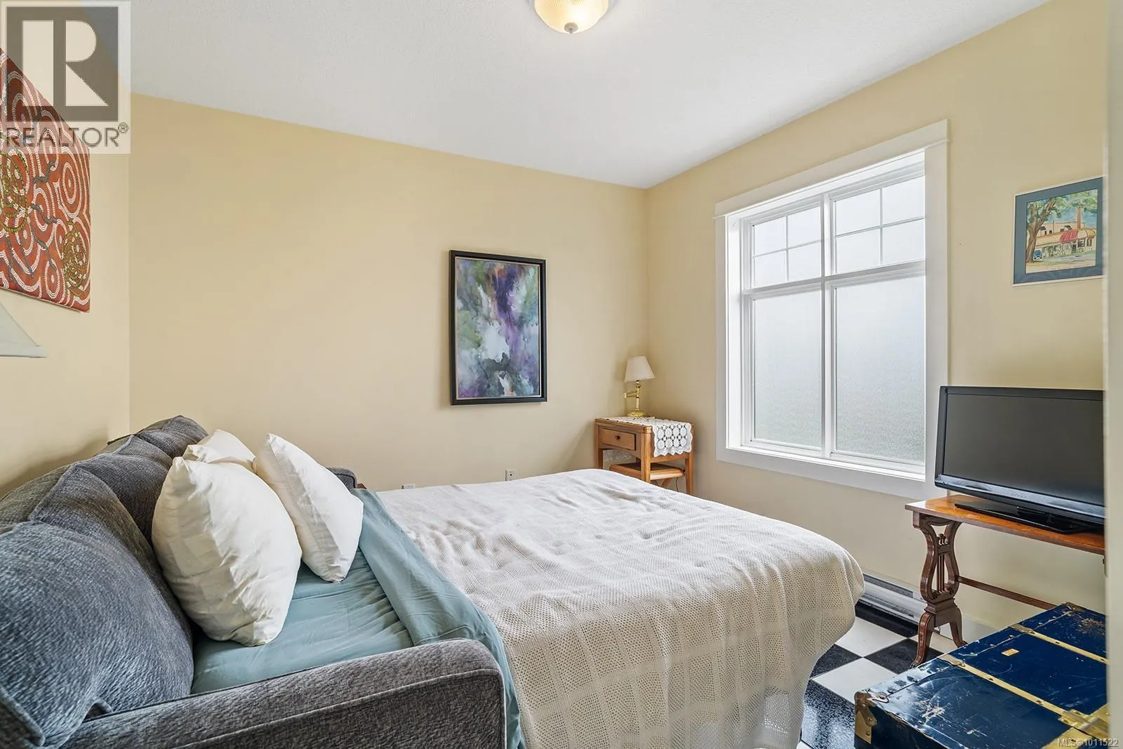 1064 Miraloma Dr