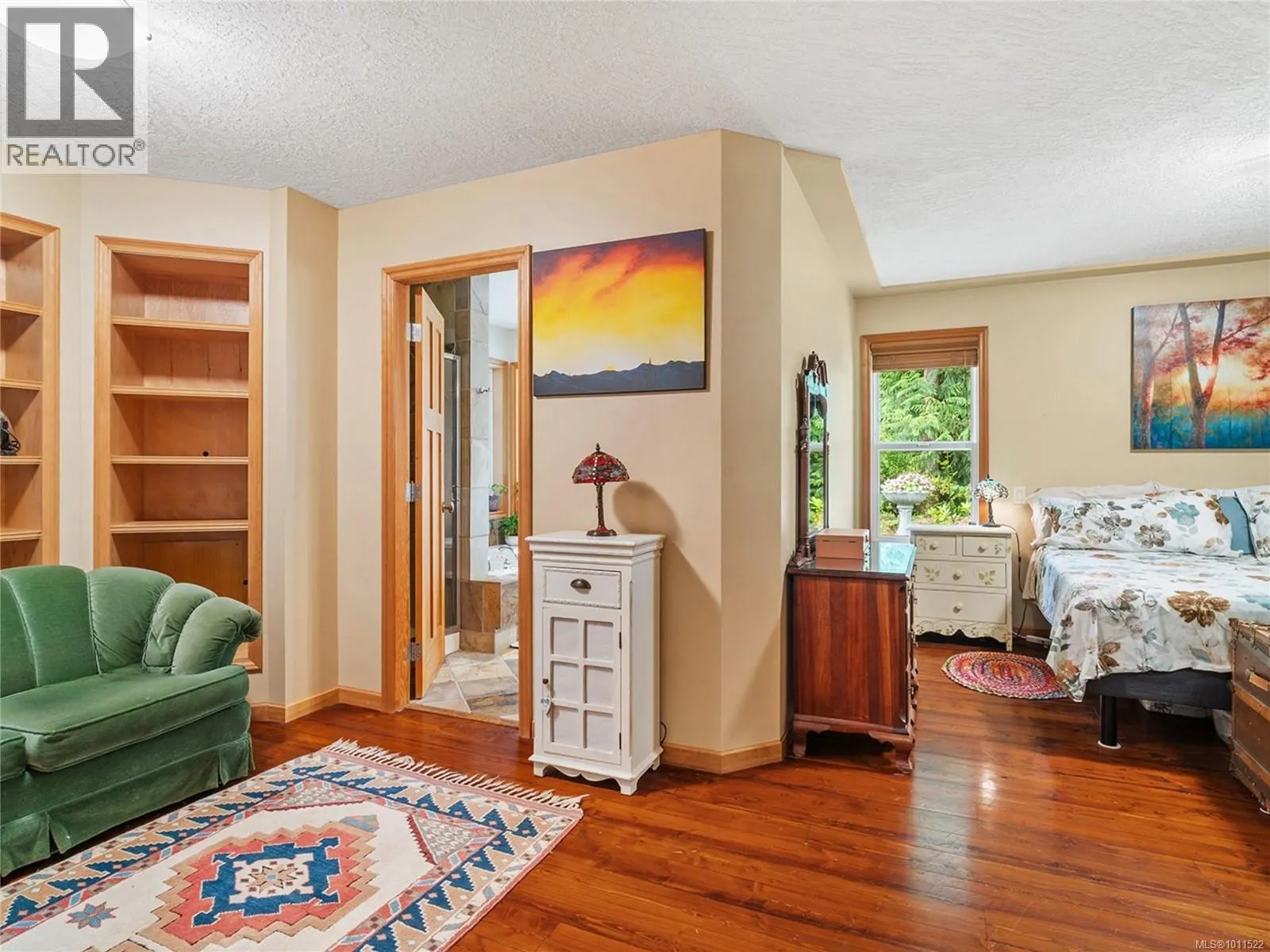1064 Miraloma Dr