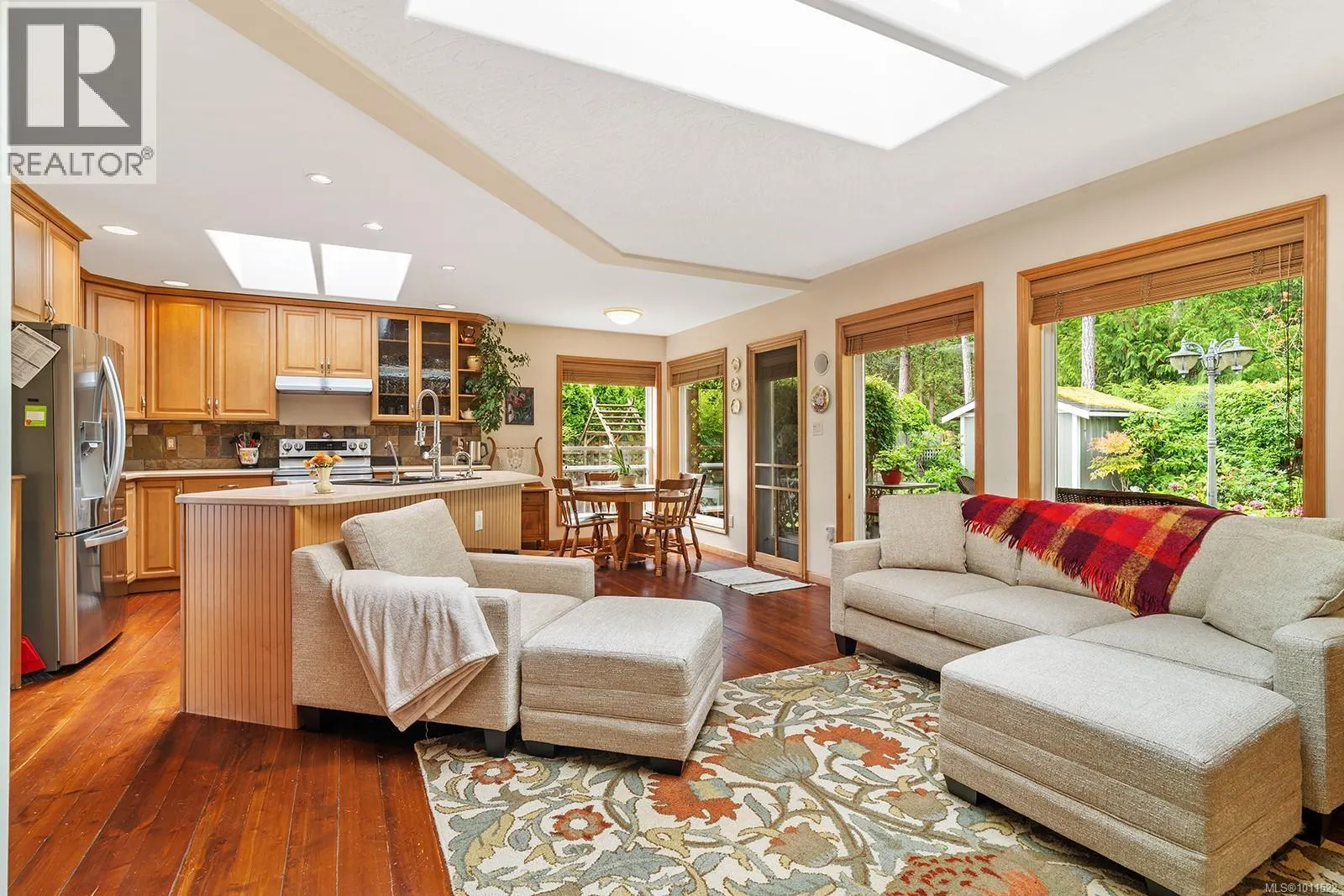 1064 Miraloma Dr