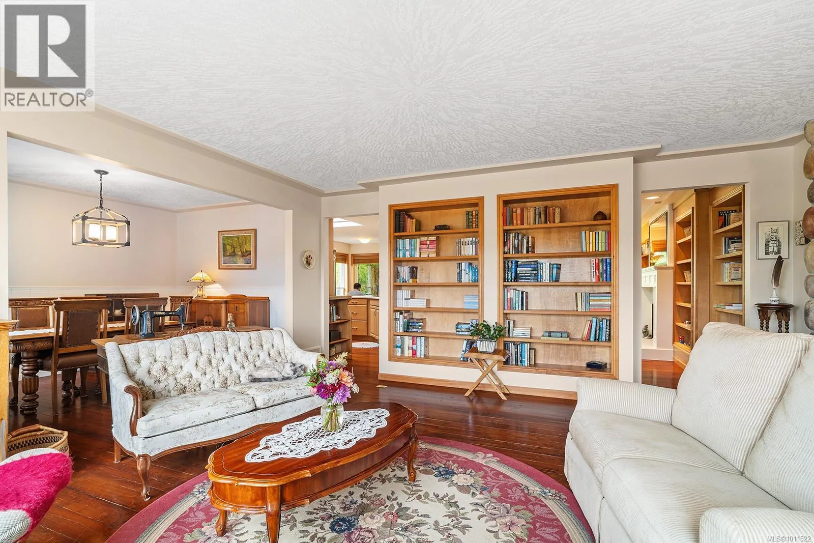 1064 Miraloma Dr