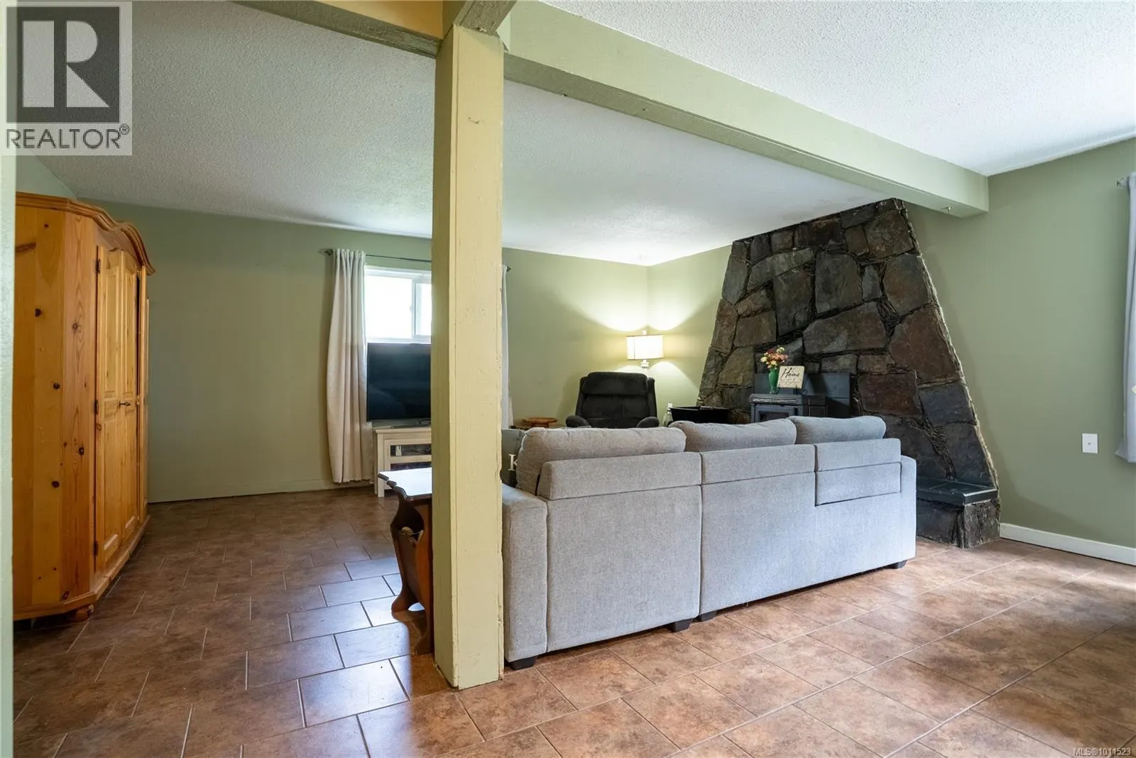 2808 Sooke Lake Rd
