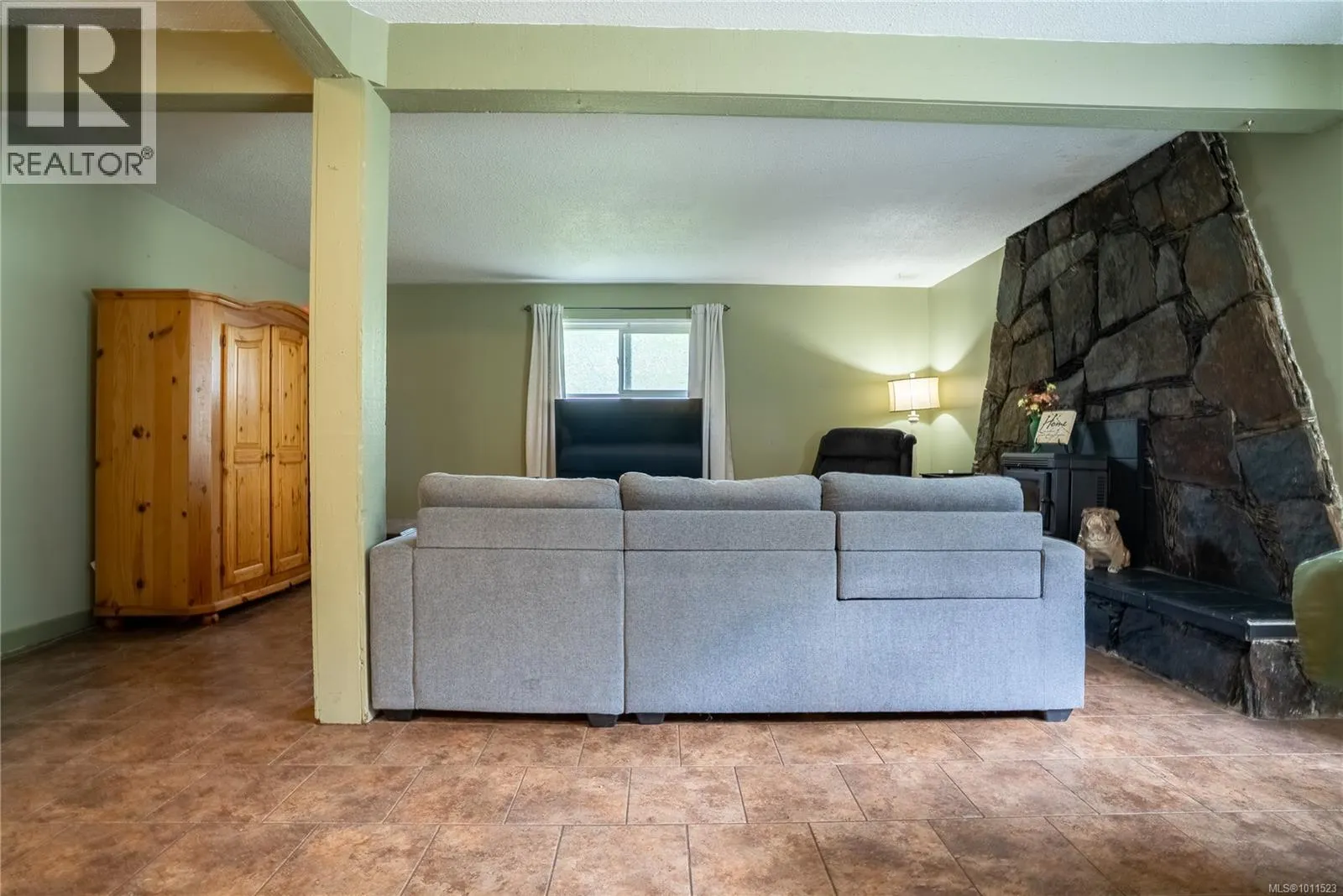 2808 Sooke Lake Rd