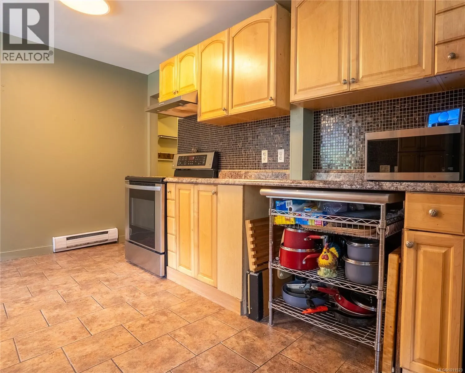 2808 Sooke Lake Rd