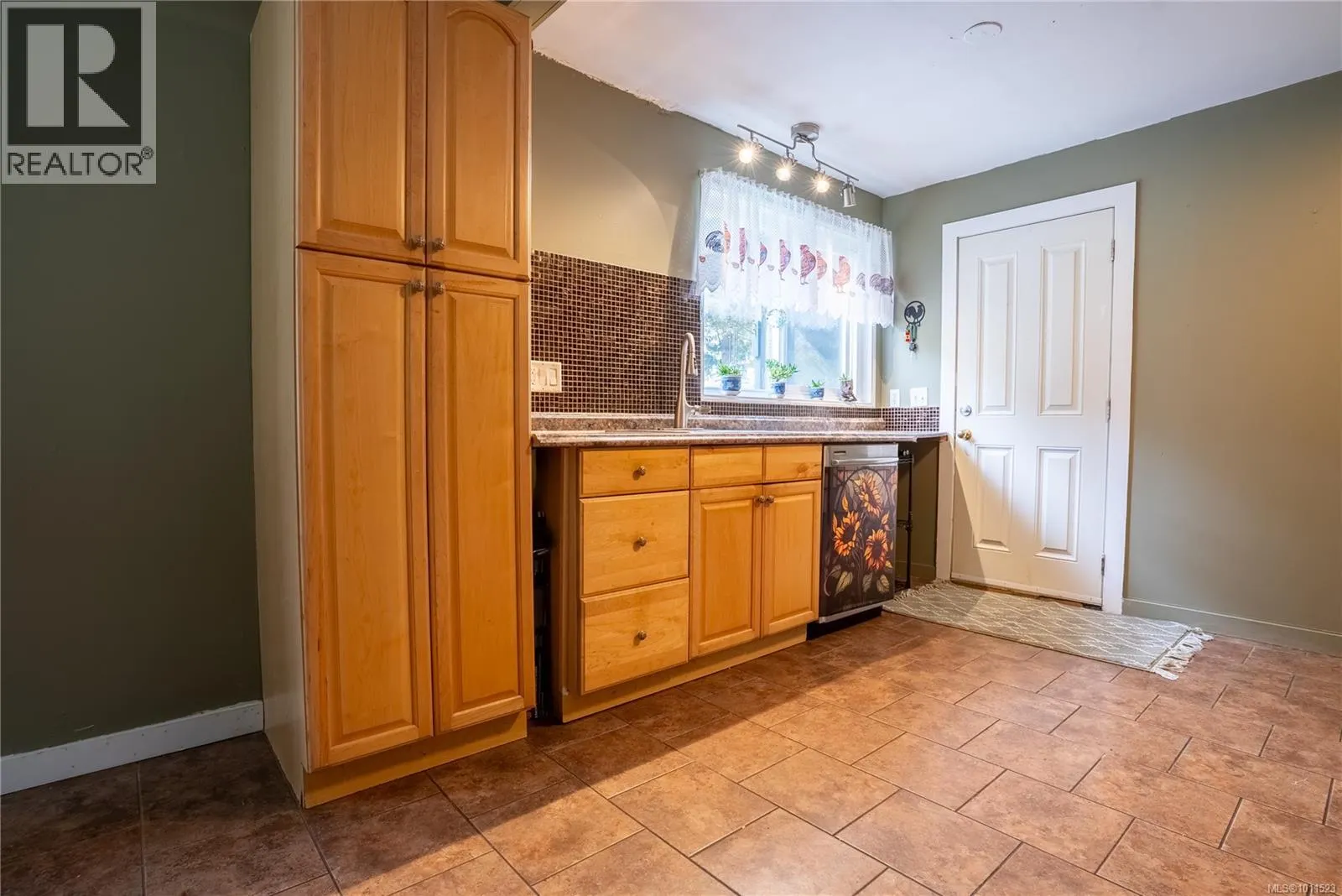 2808 Sooke Lake Rd