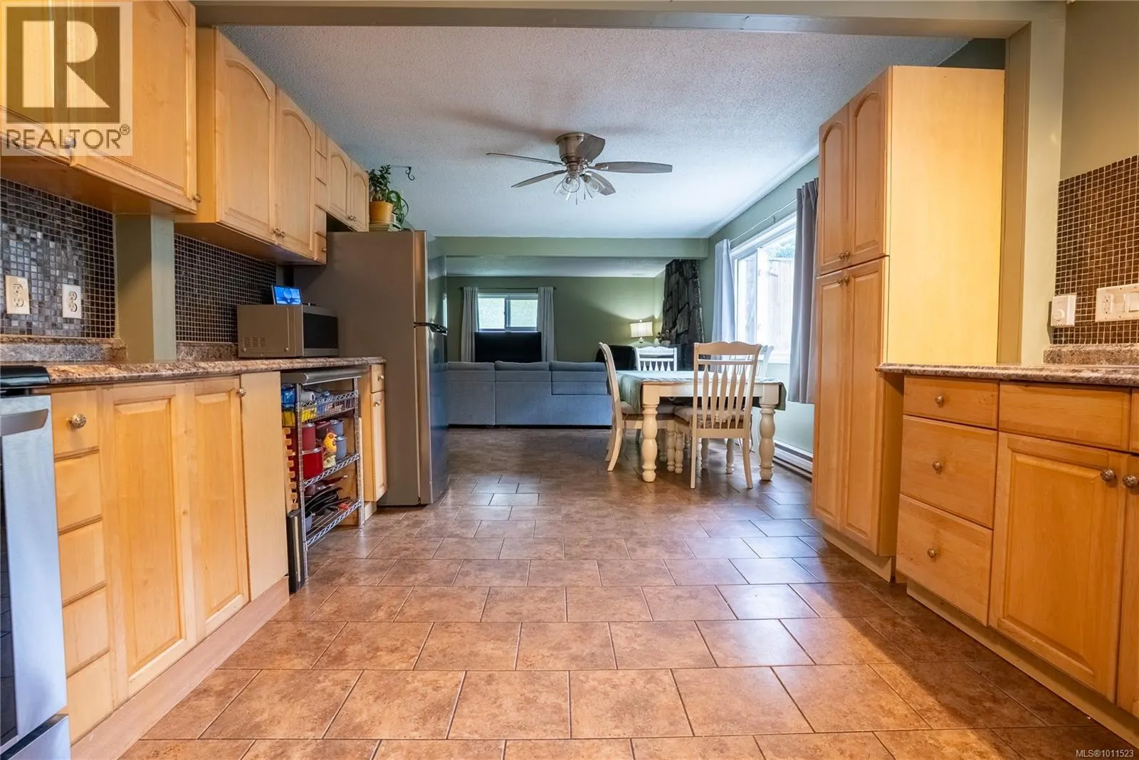 2808 Sooke Lake Rd