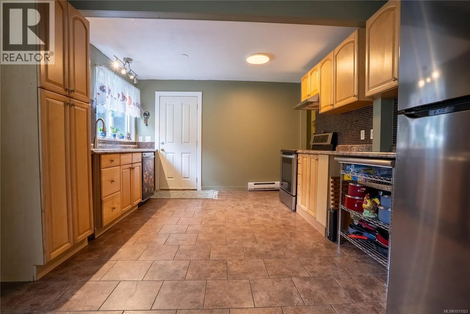 2808 Sooke Lake Rd
