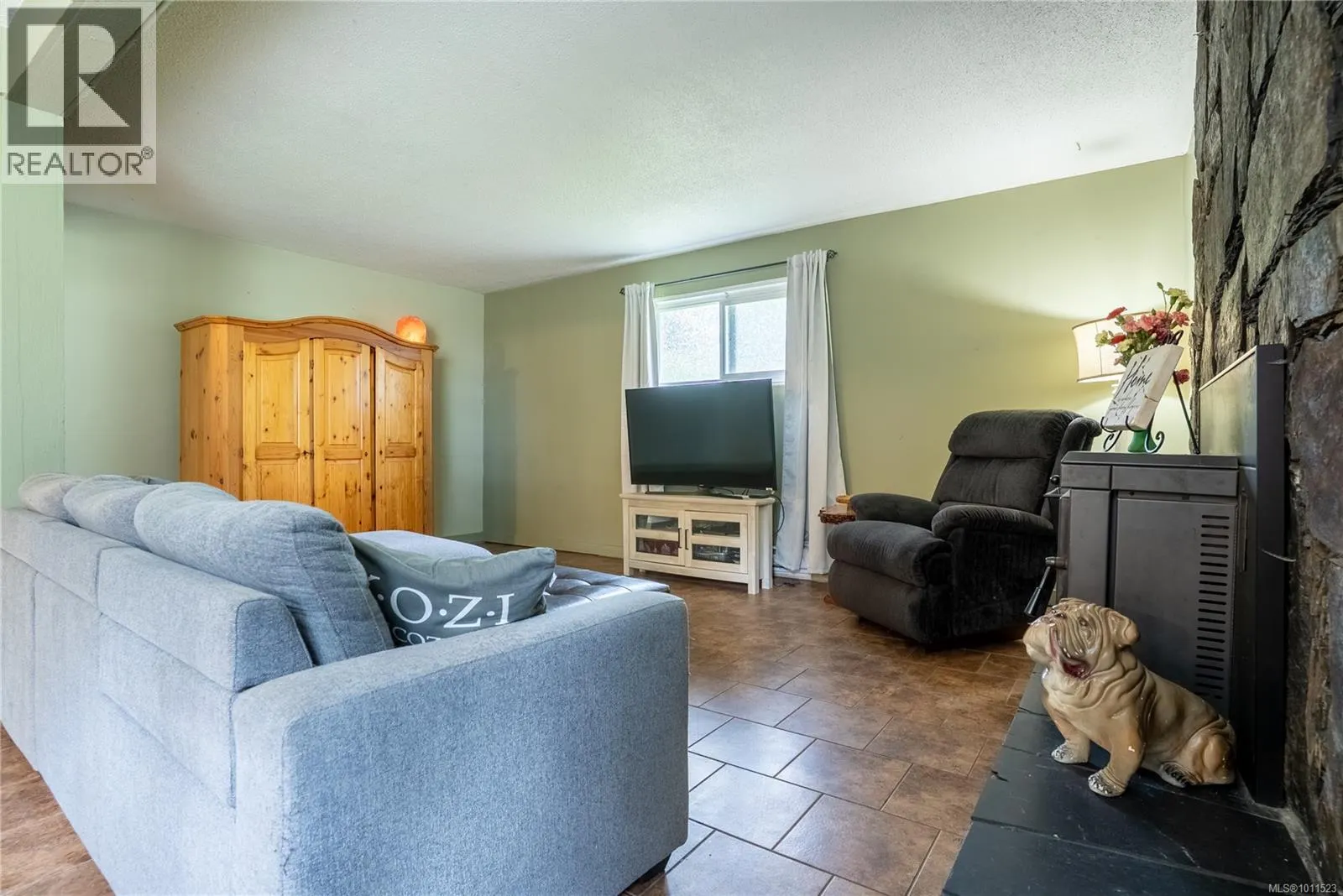 2808 Sooke Lake Rd