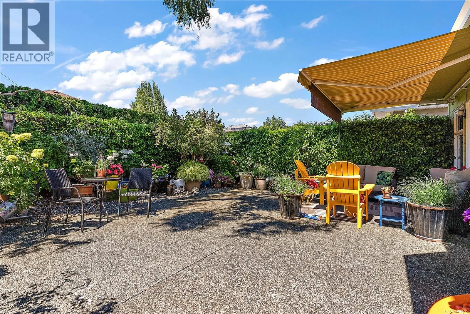 7952 Polo Park Cres