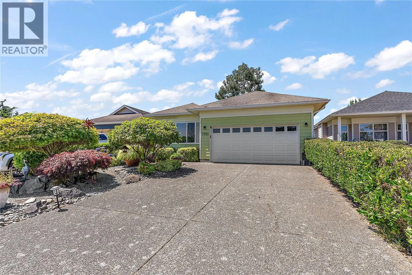 7952 Polo Park Cres