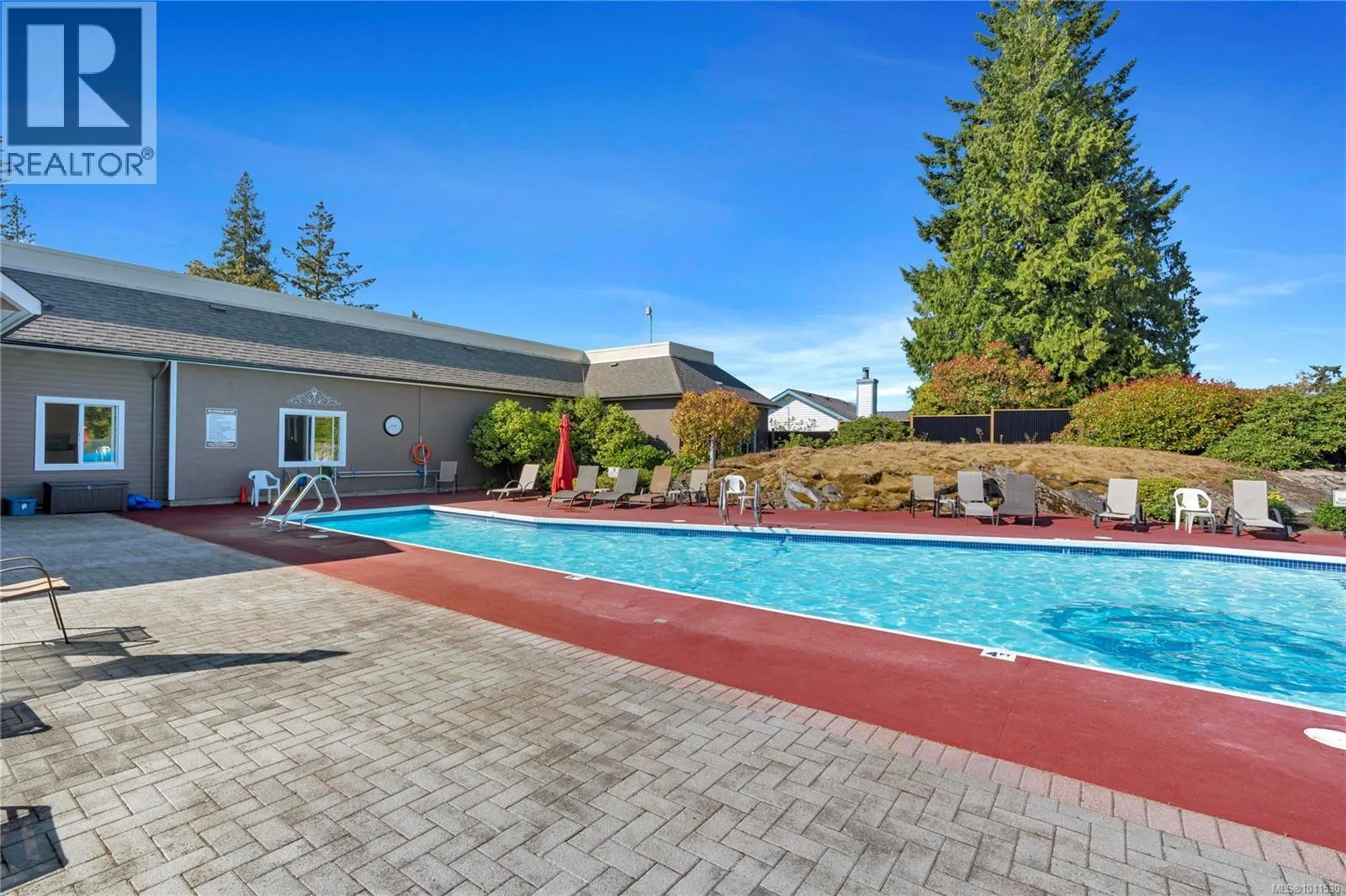 541 Cedar Cres