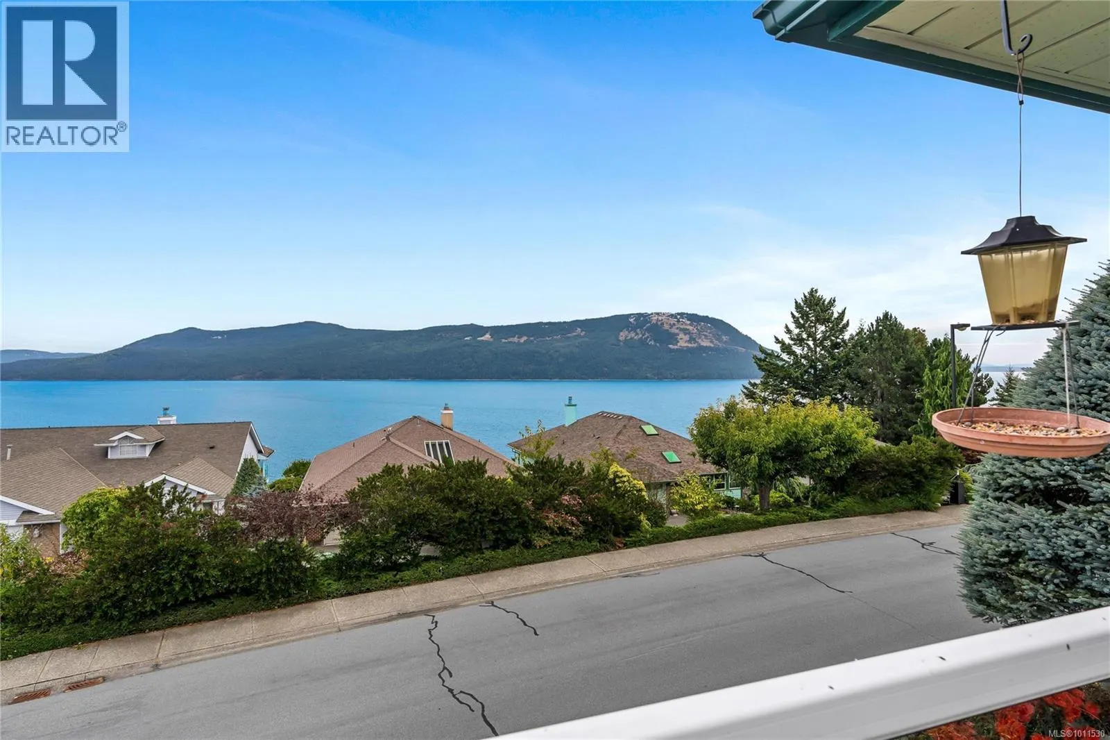 541 Cedar Cres
