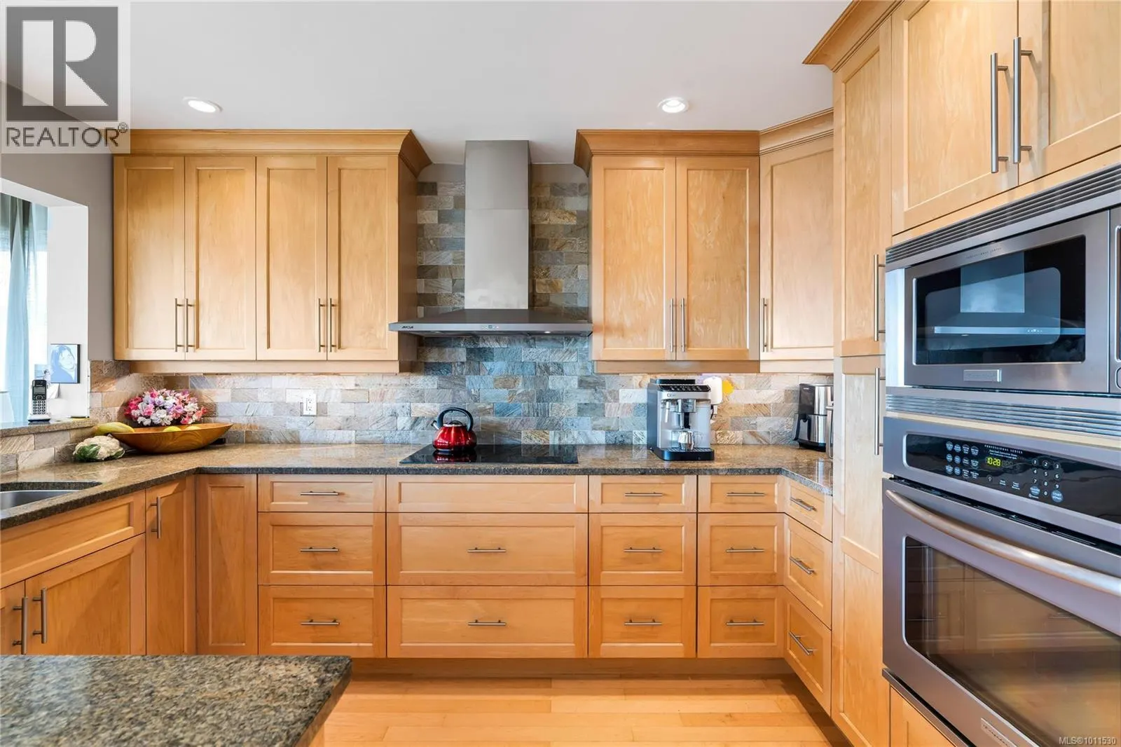 541 Cedar Cres