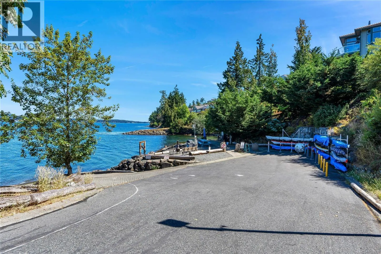 541 Cedar Cres