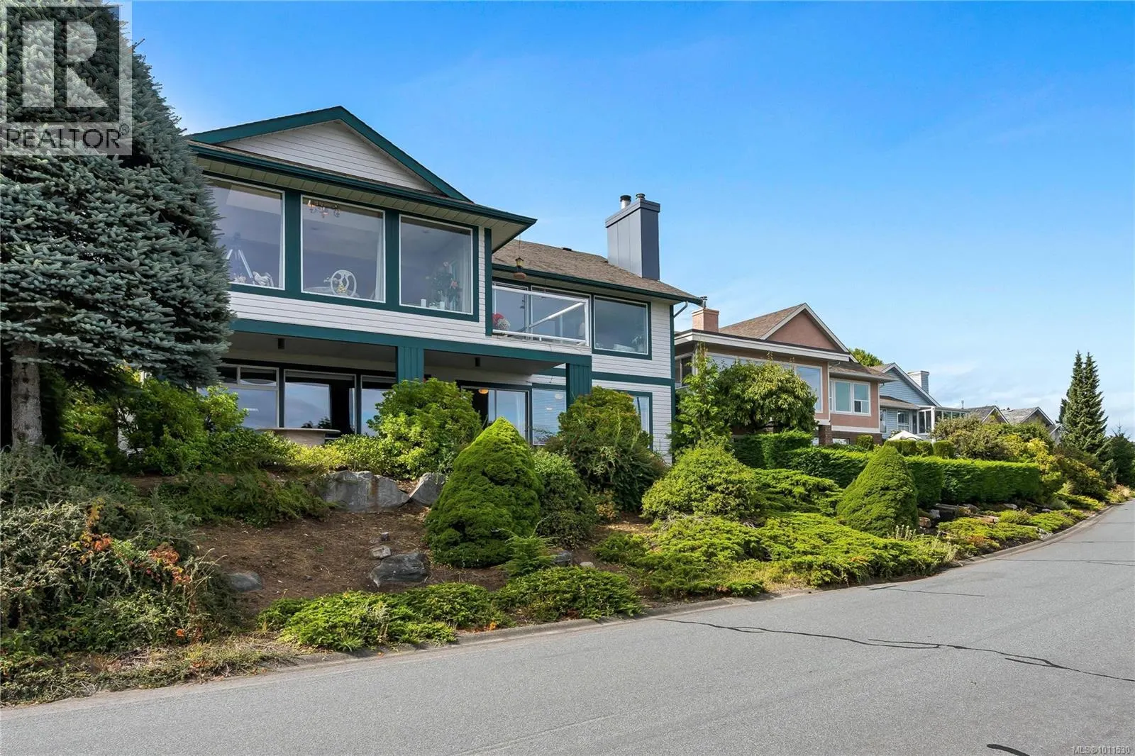 541 Cedar Cres