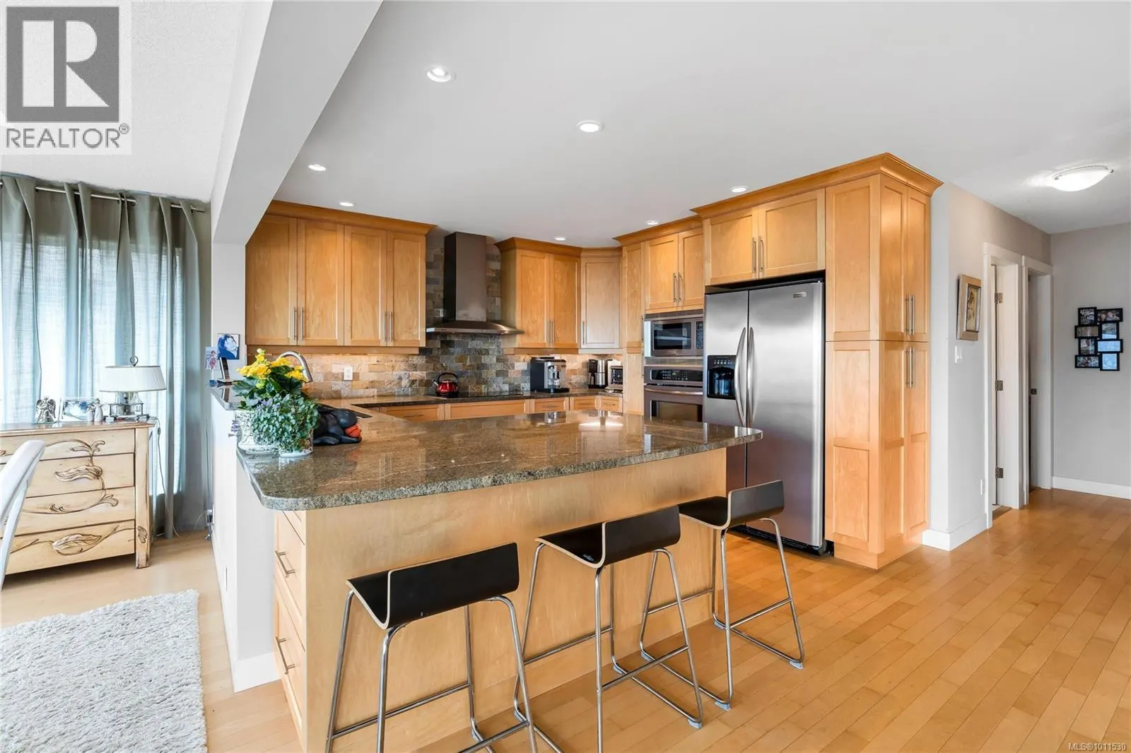 541 Cedar Cres