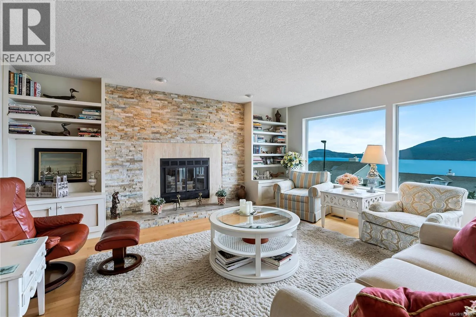 541 Cedar Cres