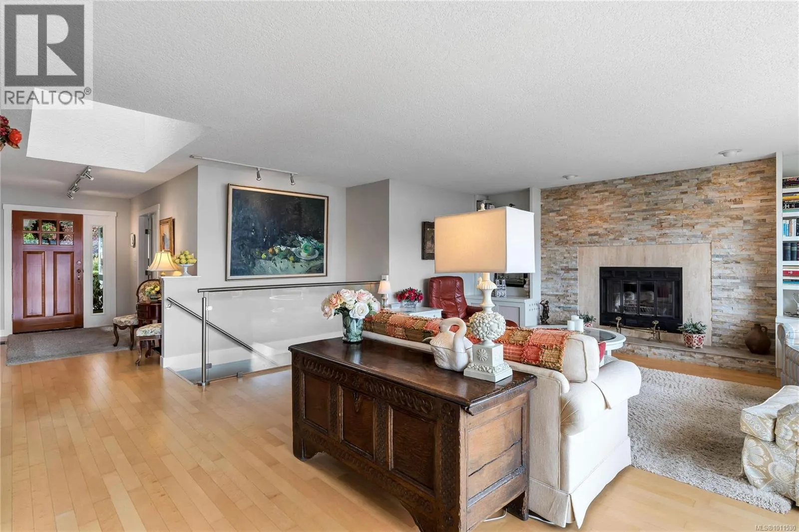 541 Cedar Cres