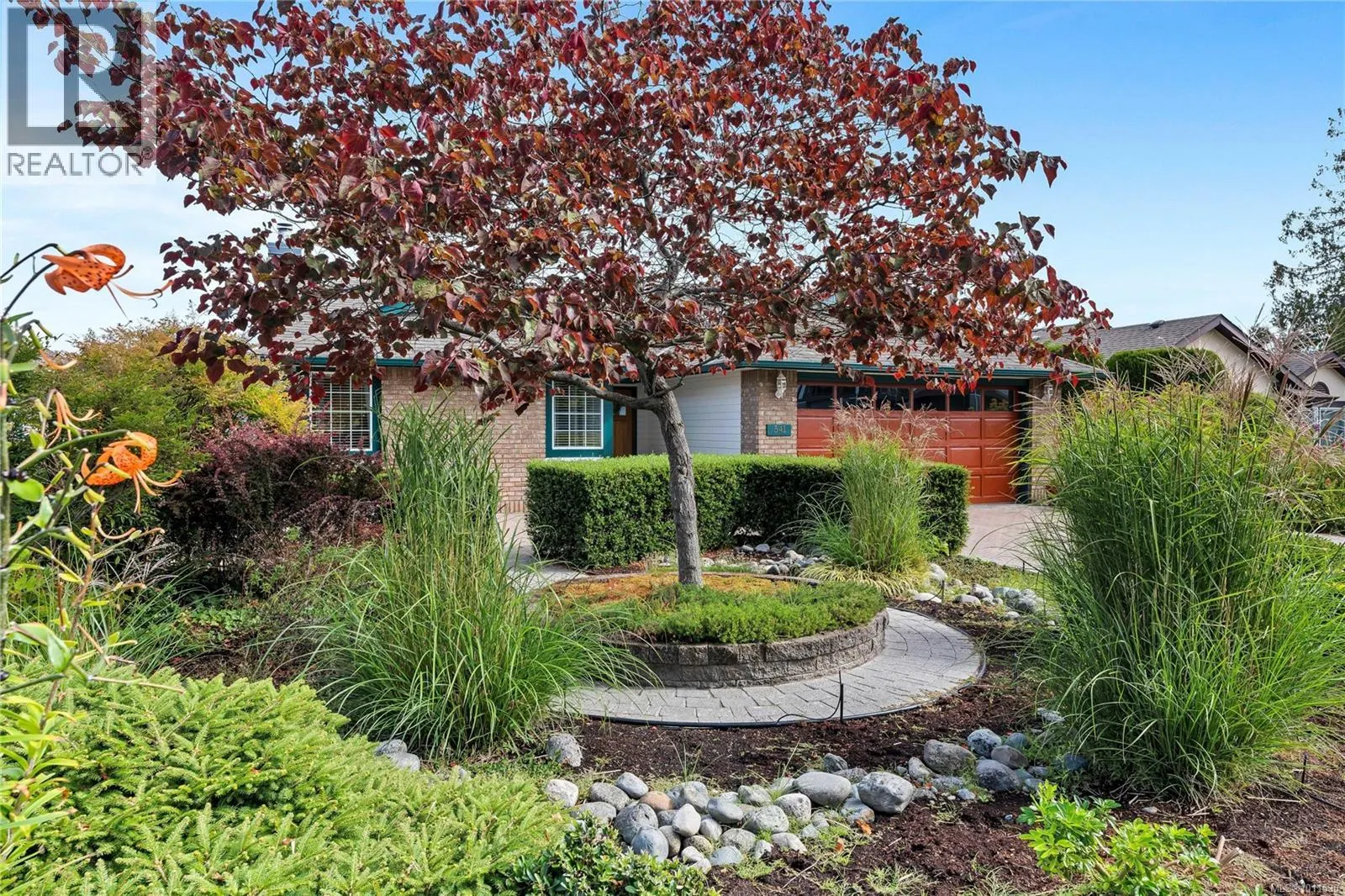 541 Cedar Cres