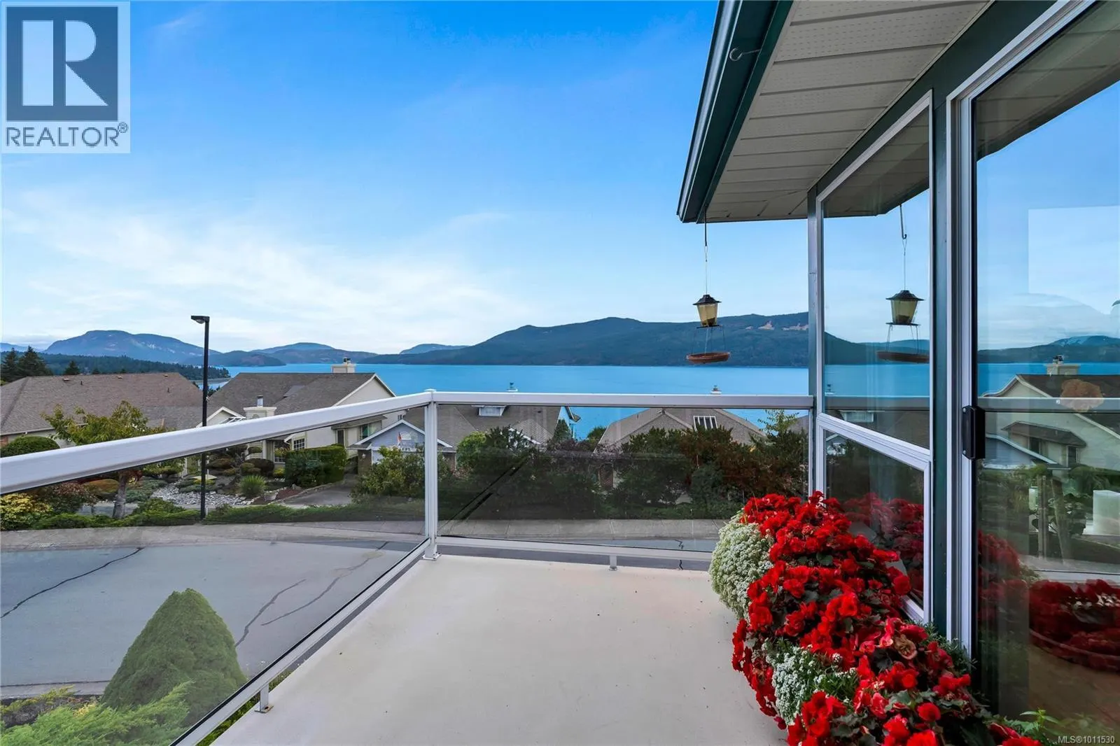 541 Cedar Cres