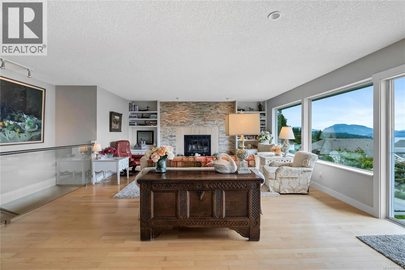 541 Cedar Cres