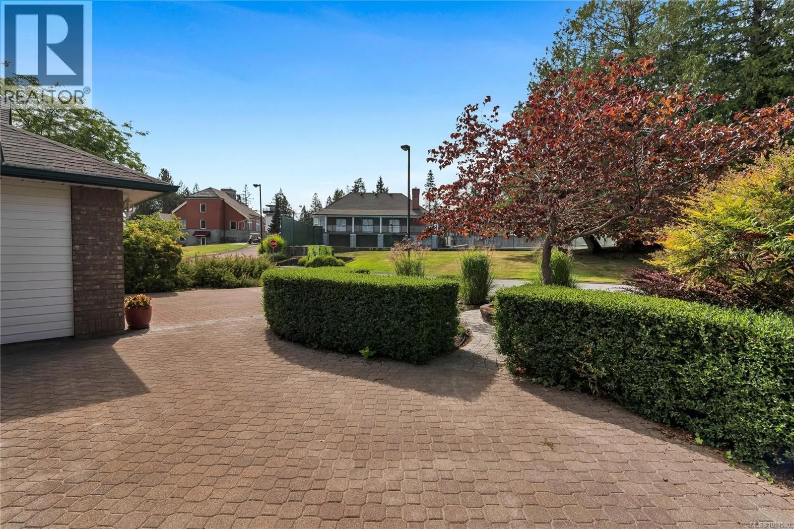 541 Cedar Cres