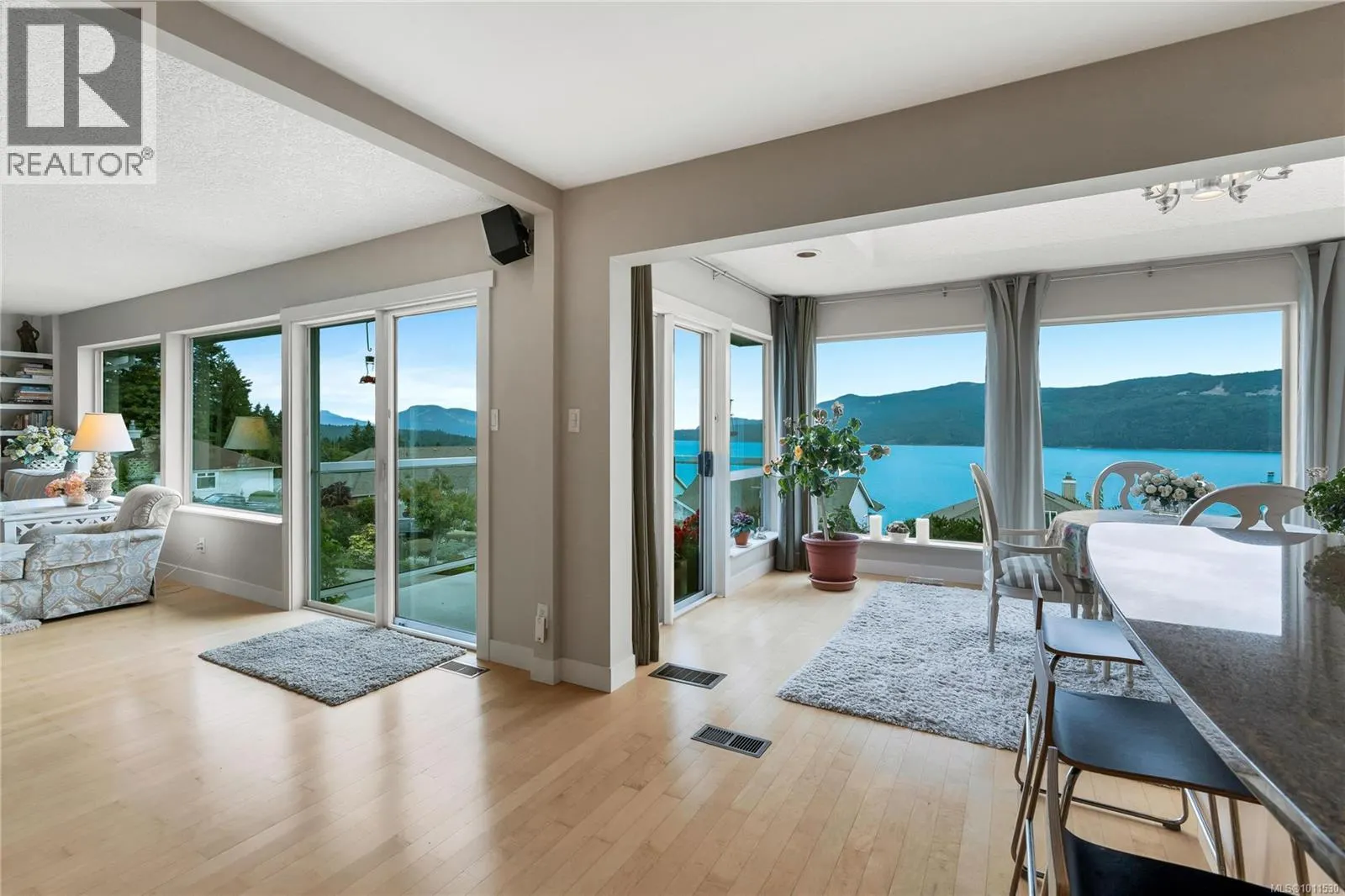 541 Cedar Cres